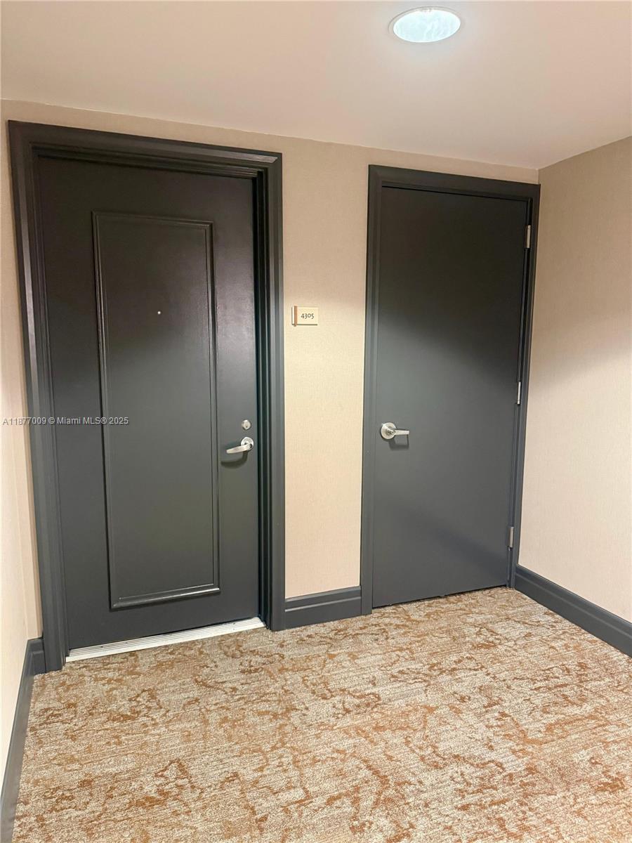 1060 Brickell Ave #4305, Miami FL 33131