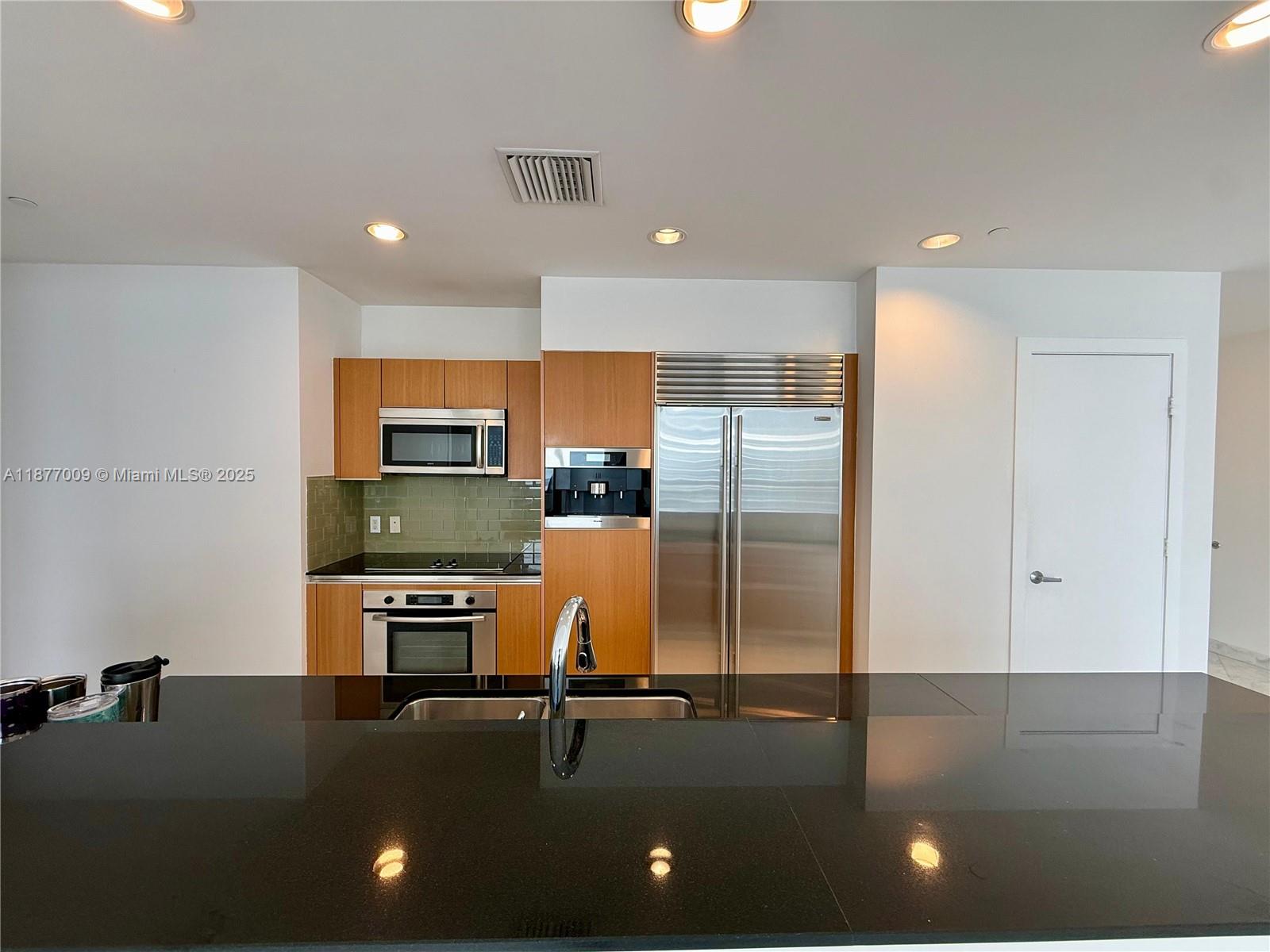 1060 Brickell Ave #4305, Miami FL 33131