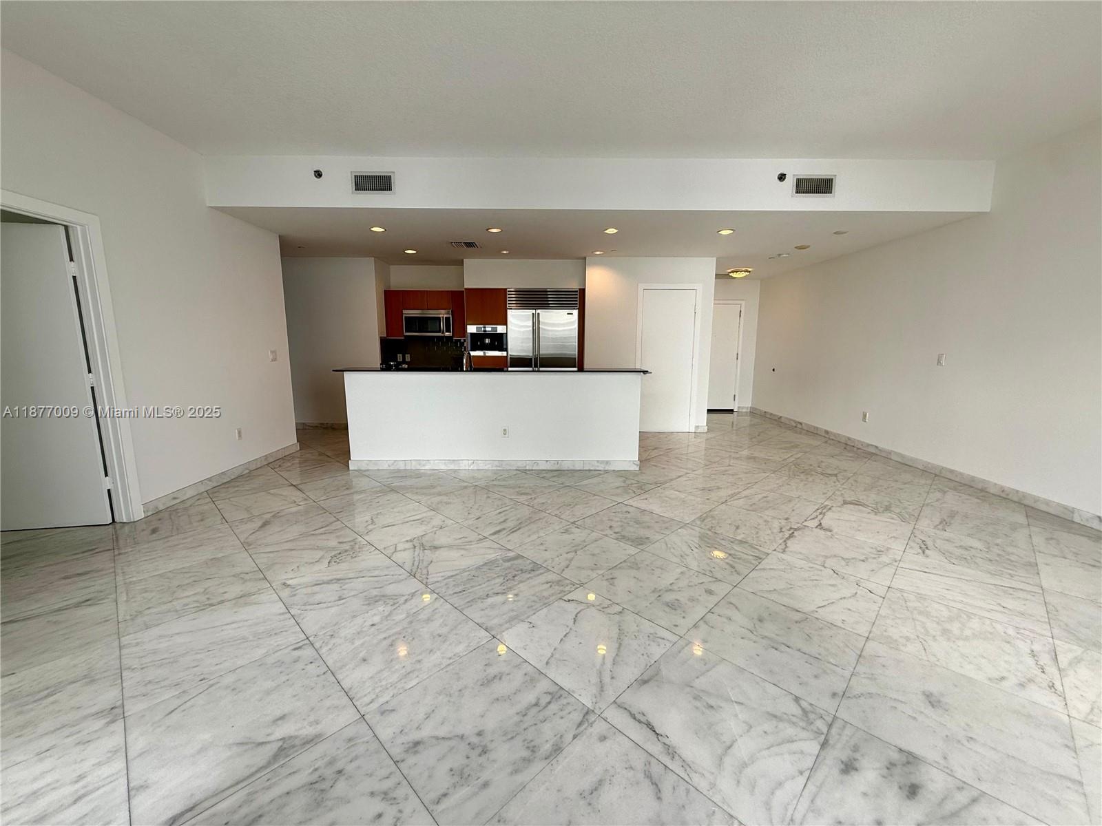 1060 Brickell Ave #4305, Miami FL 33131