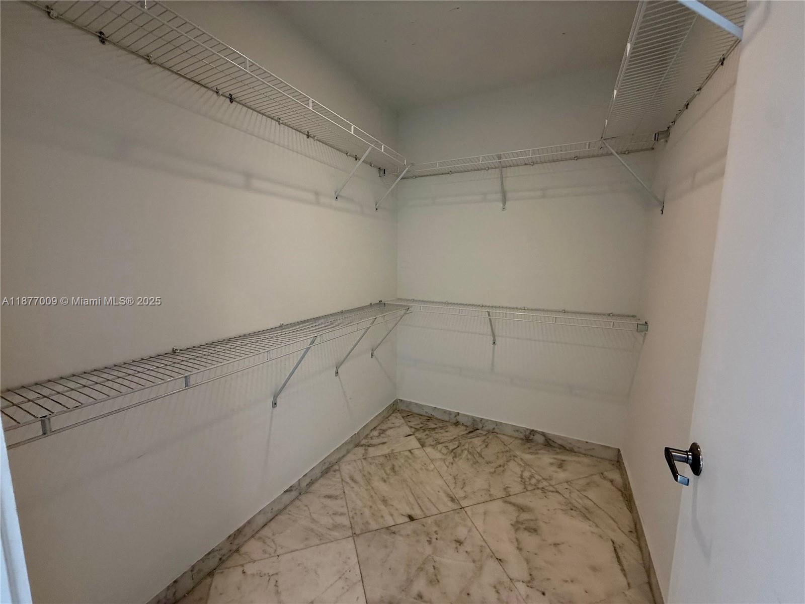 1060 Brickell Ave #4305, Miami FL 33131