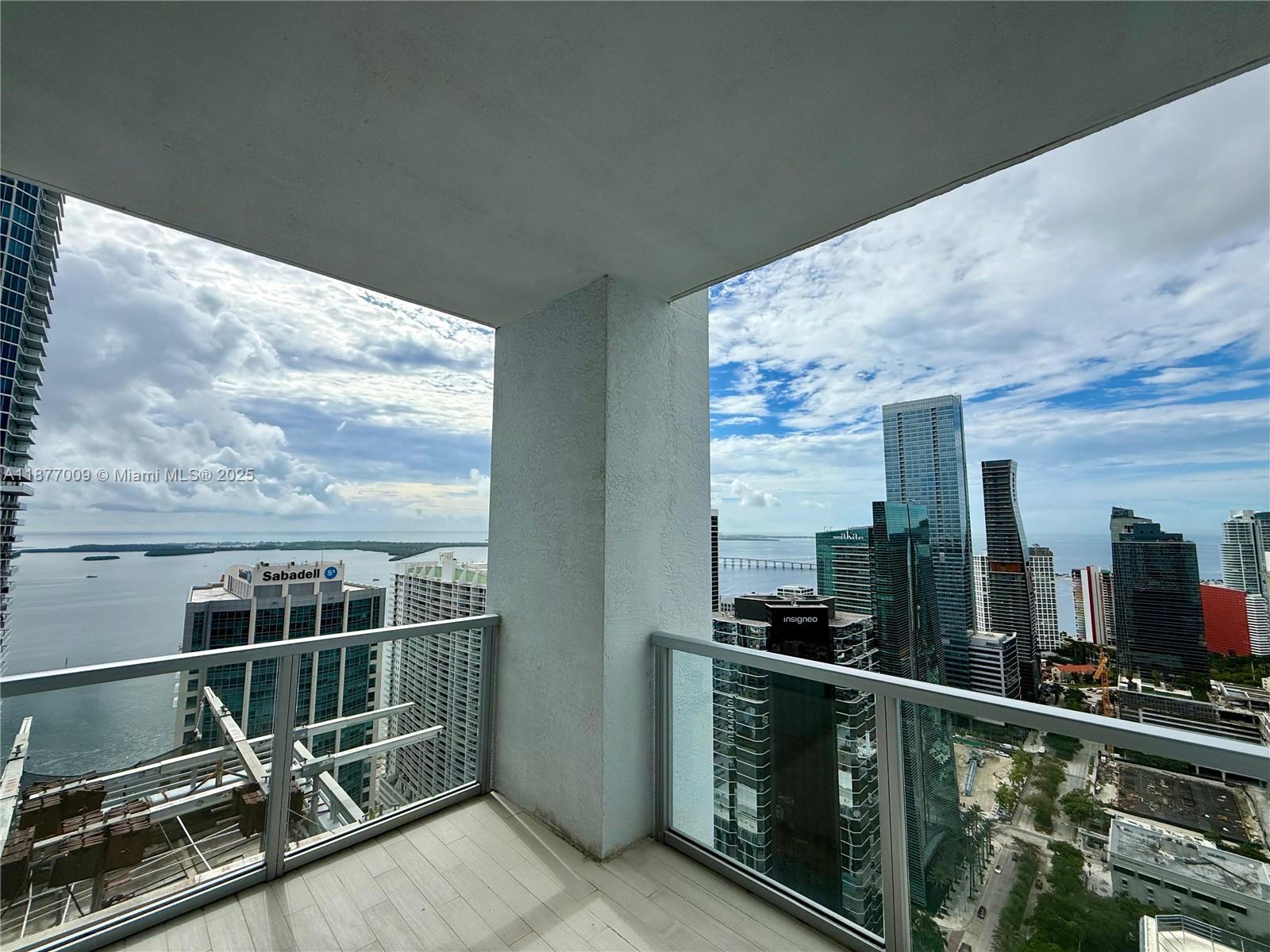 1060 Brickell Ave #4305, Miami FL 33131