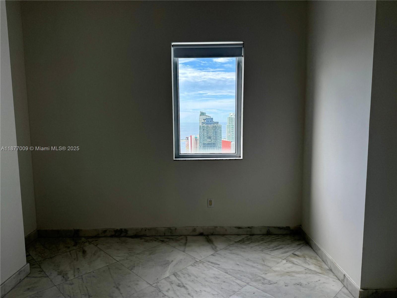 1060 Brickell Ave #4305, Miami FL 33131