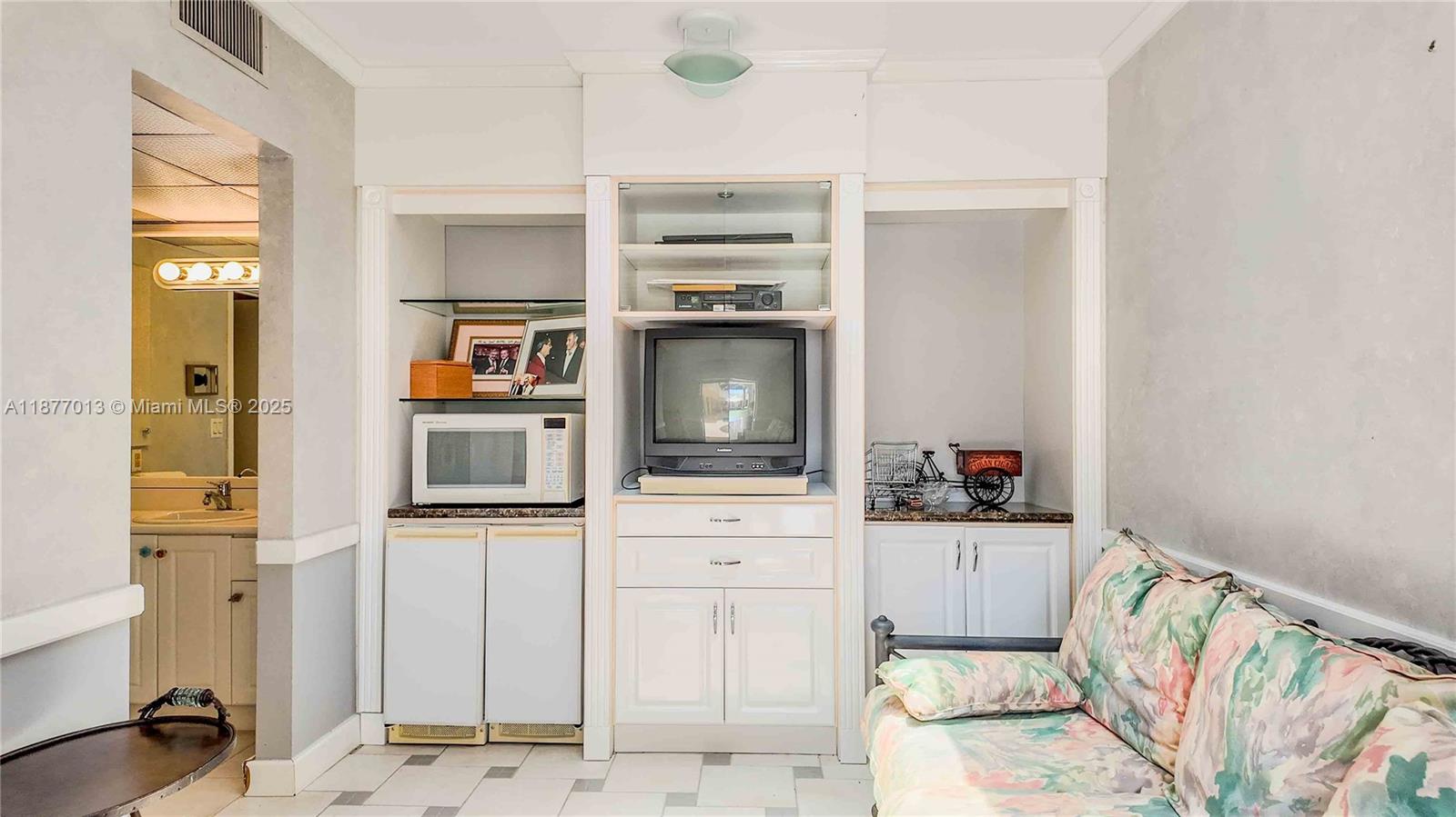 9999 Collins Ave #6A & Cabana, Bal Harbour FL 33154