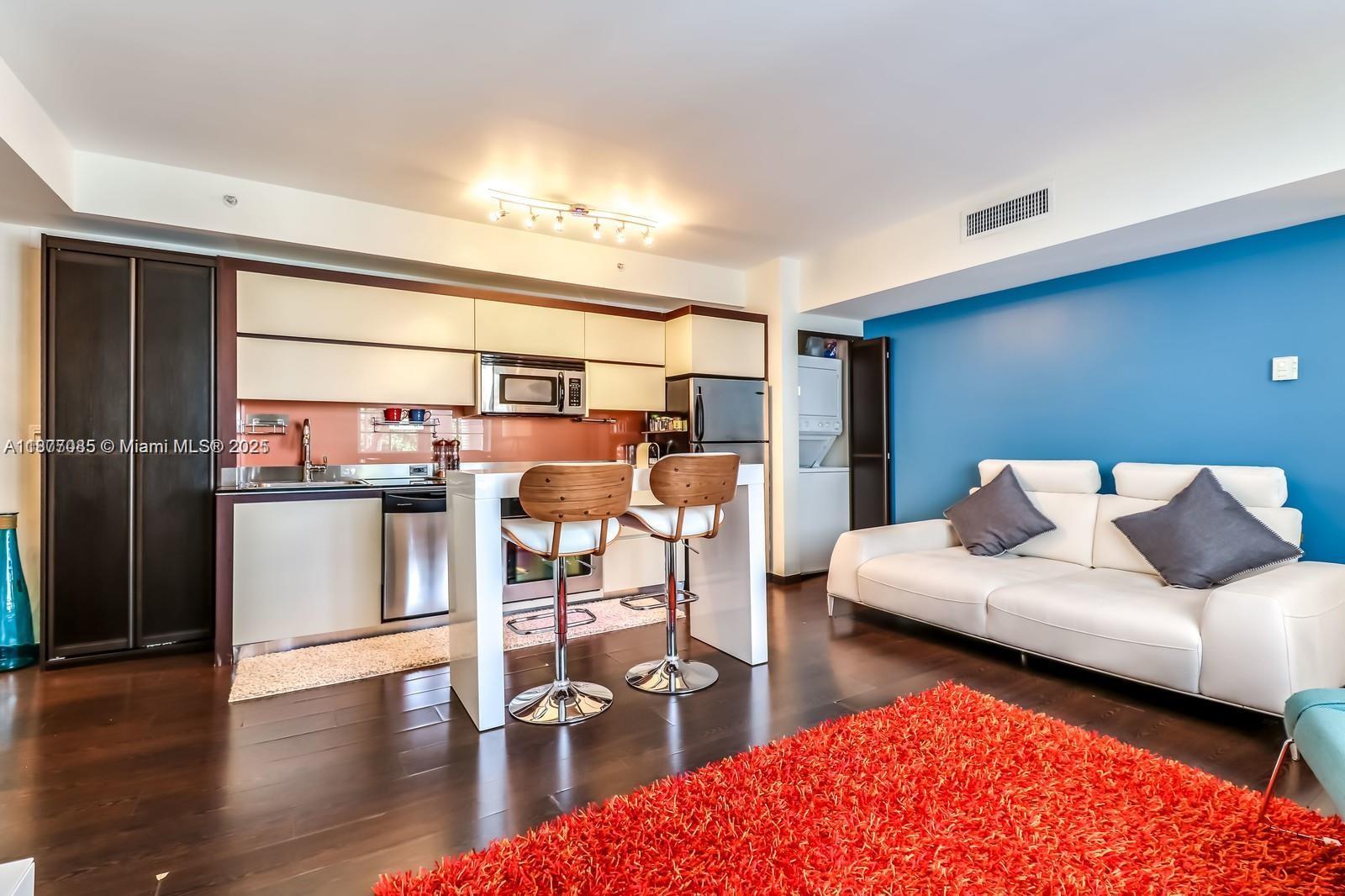 435 21st St #214, Miami Beach FL 33139