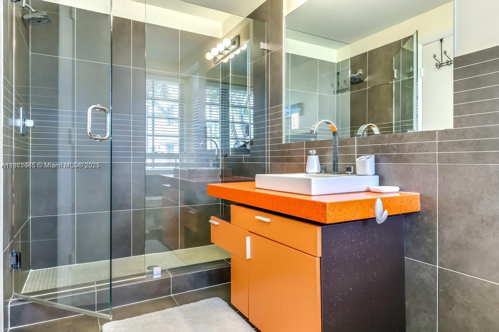 435 21st St #214, Miami Beach FL 33139