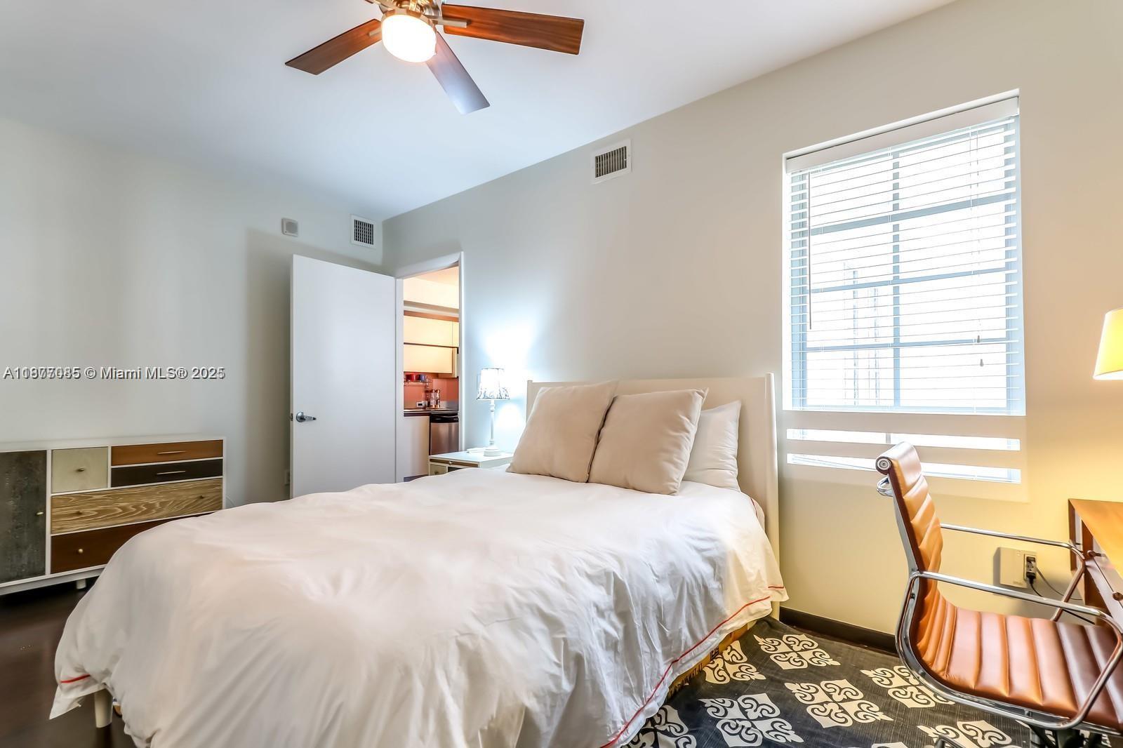 435 21st St #214, Miami Beach FL 33139