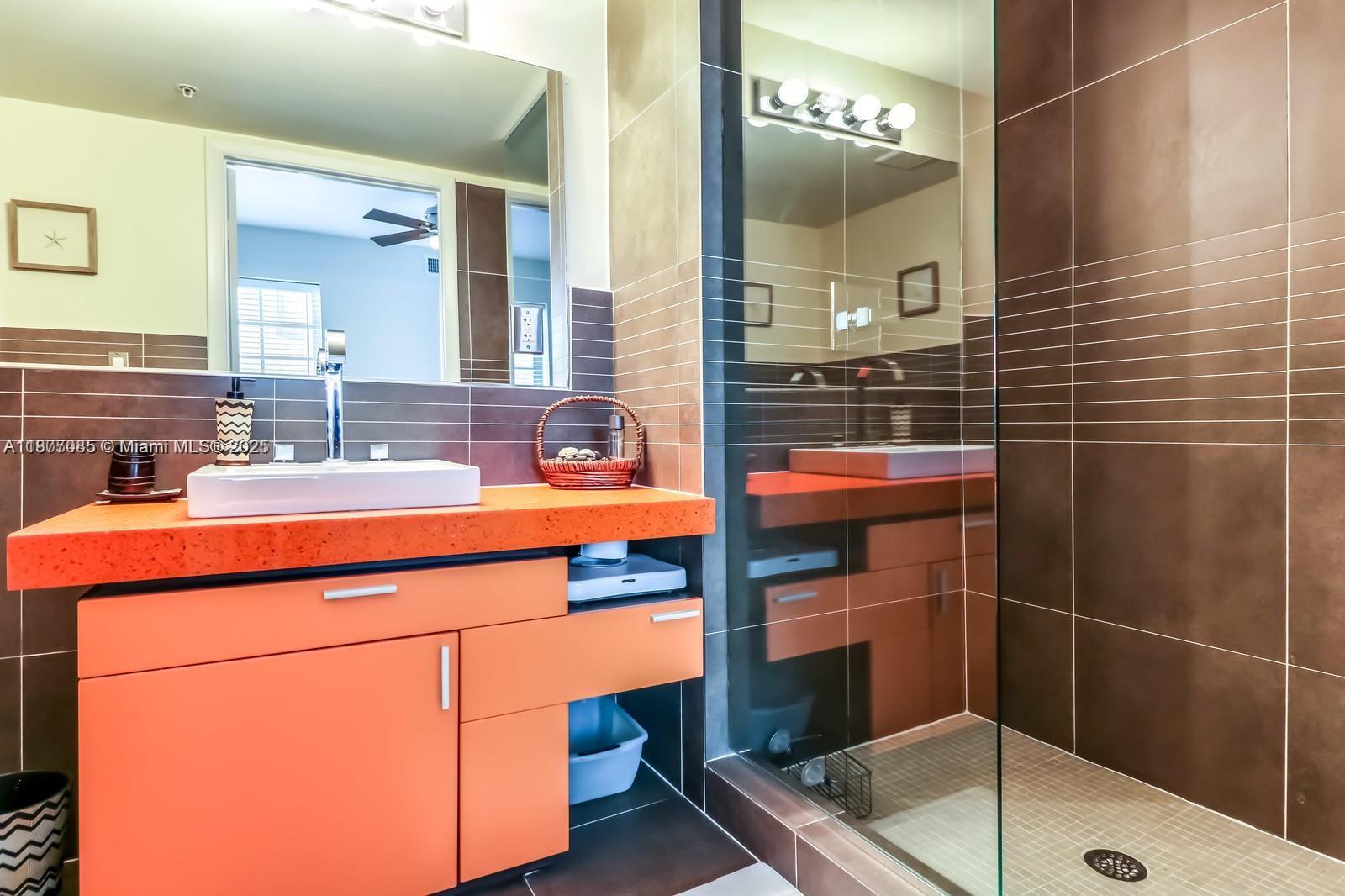 435 21st St #214, Miami Beach FL 33139