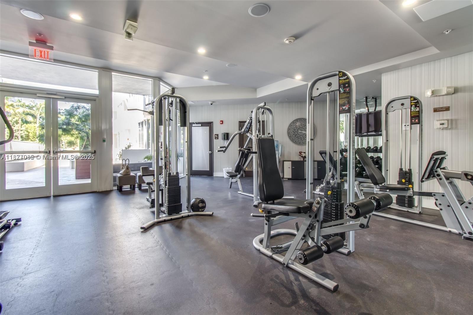 435 21st St #214, Miami Beach FL 33139