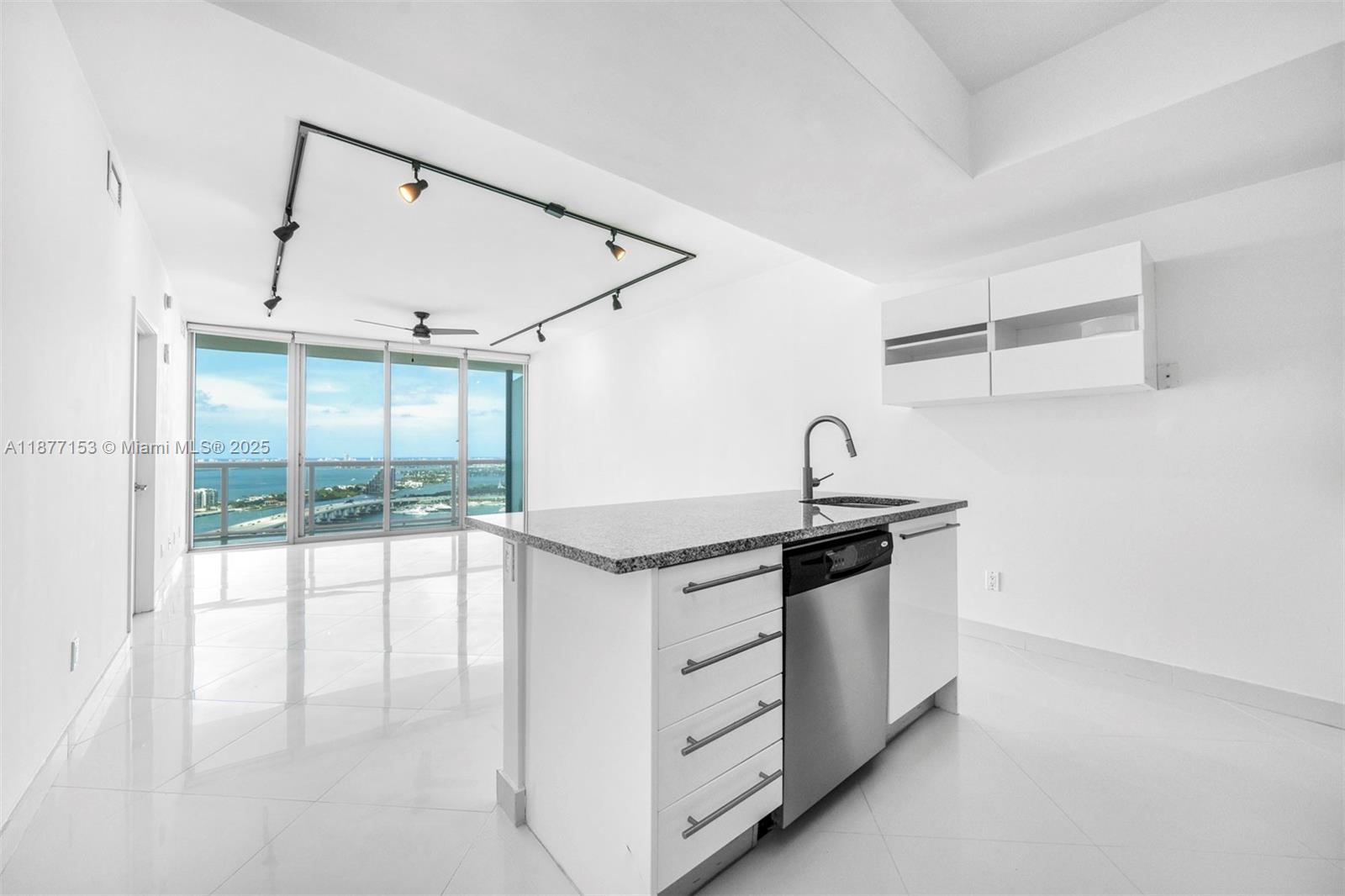 888 Biscayne Blvd #3710, Miami FL 33132