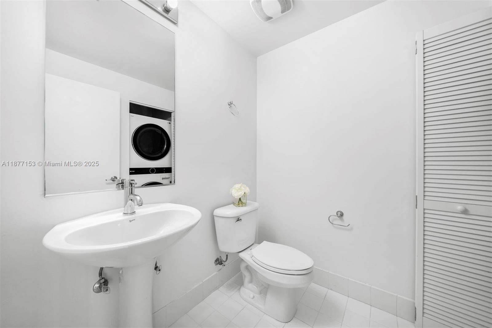 888 Biscayne Blvd #3710, Miami FL 33132