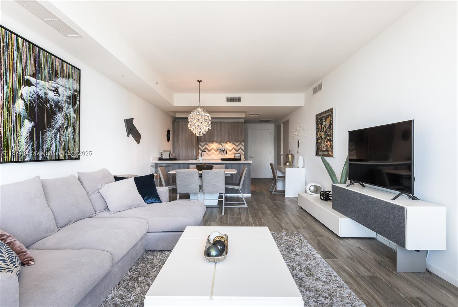 801 S Miami Ave #4302, Miami FL 33130