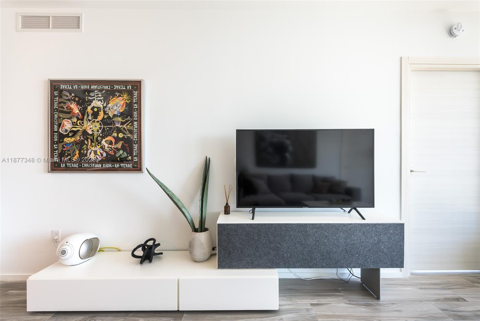 801 S Miami Ave #4302, Miami FL 33130