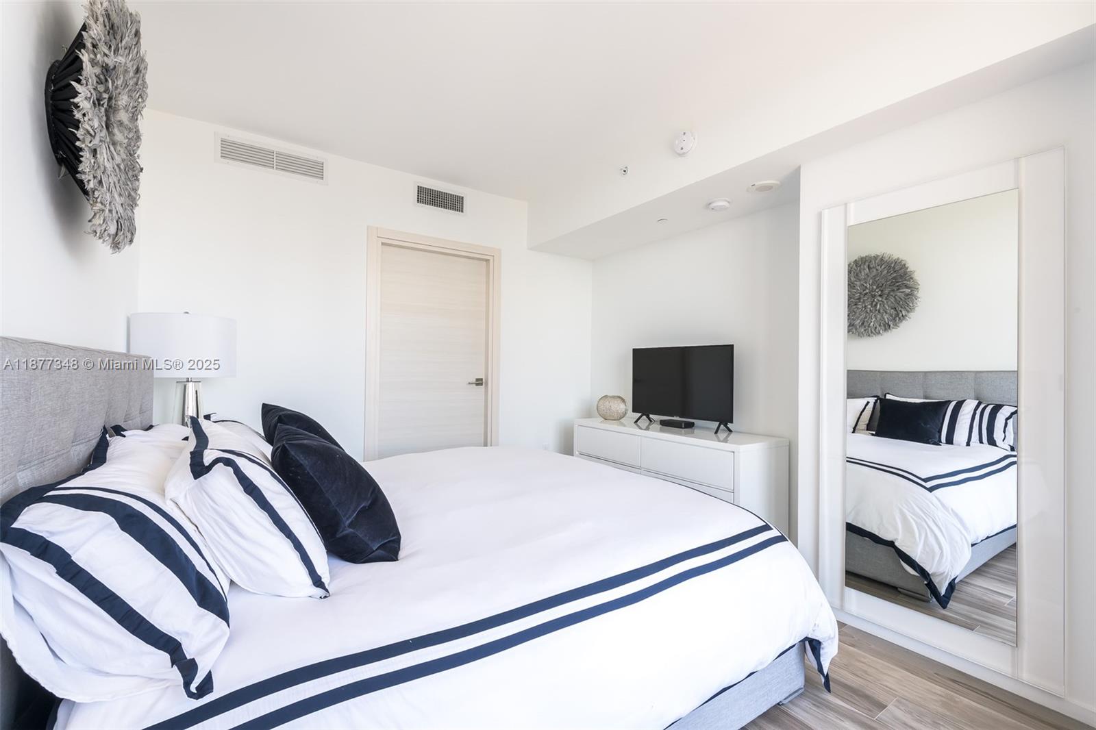 801 S Miami Ave #4302, Miami FL 33130