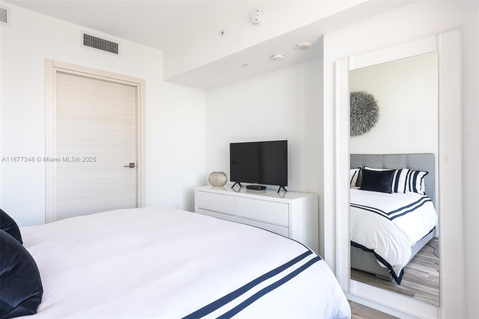 801 S Miami Ave #4302, Miami FL 33130
