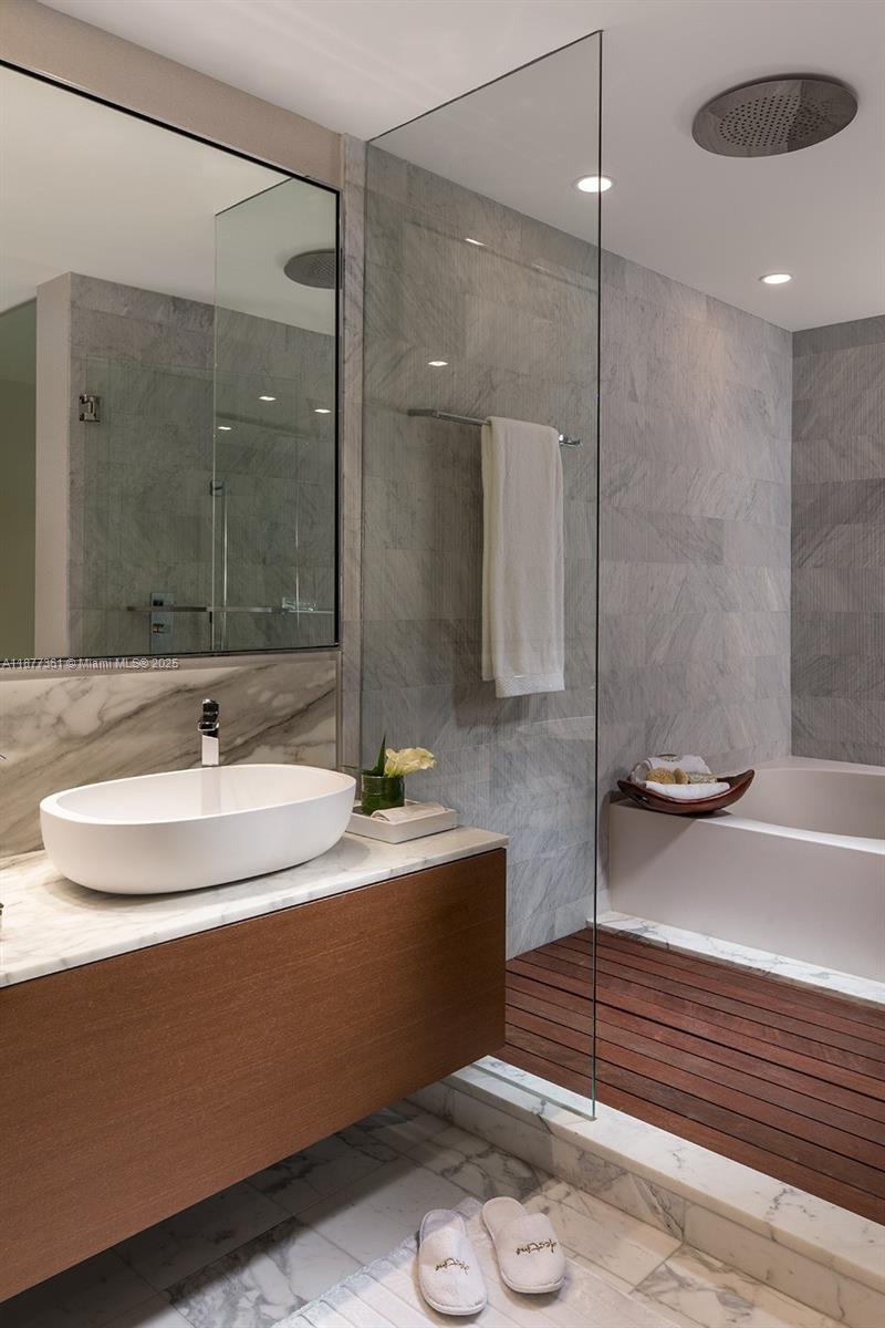 10201 Collins Ave #707, Bal Harbour FL 33154