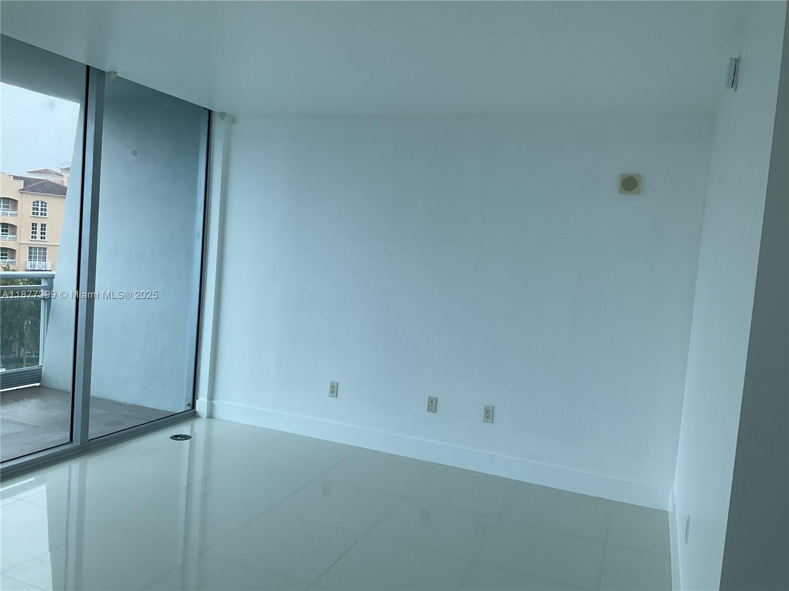 Aventura FL 33180 - A11877399