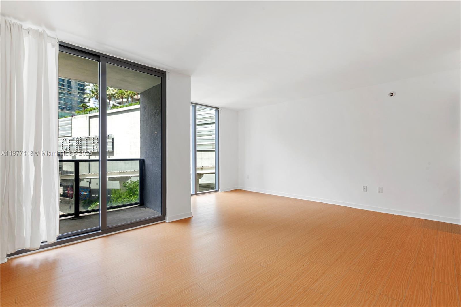 31 SE 6th St #705, Miami FL 33131