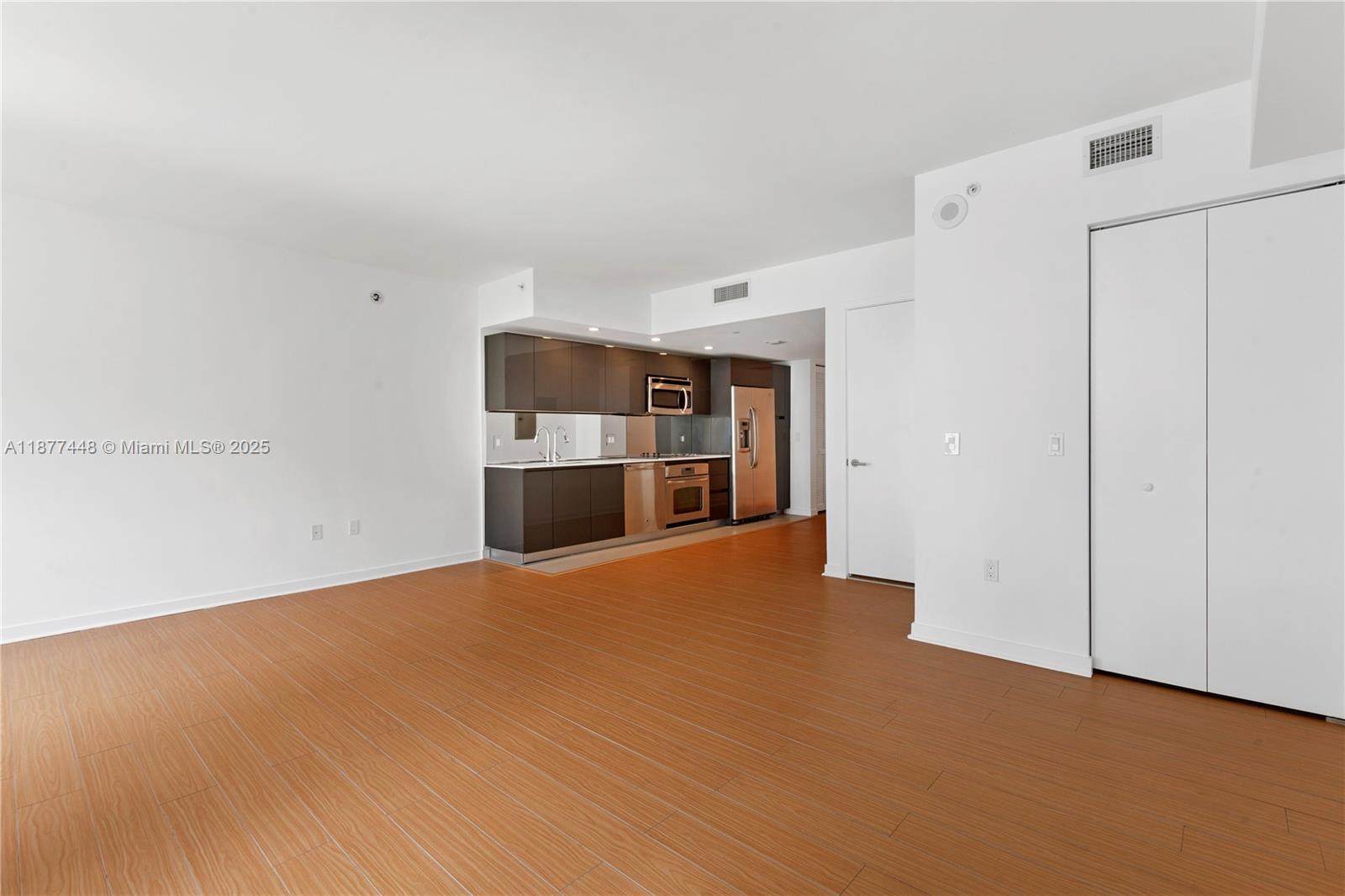 31 SE 6th St #705, Miami FL 33131