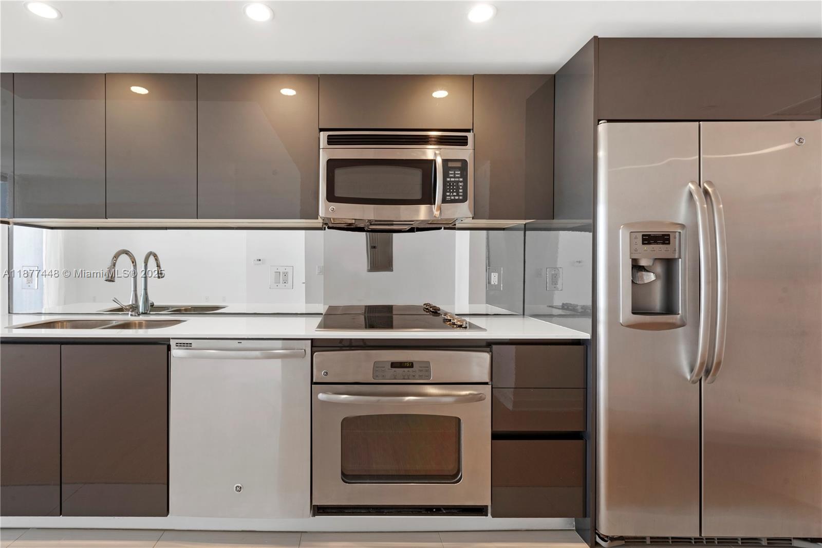 31 SE 6th St #705, Miami FL 33131