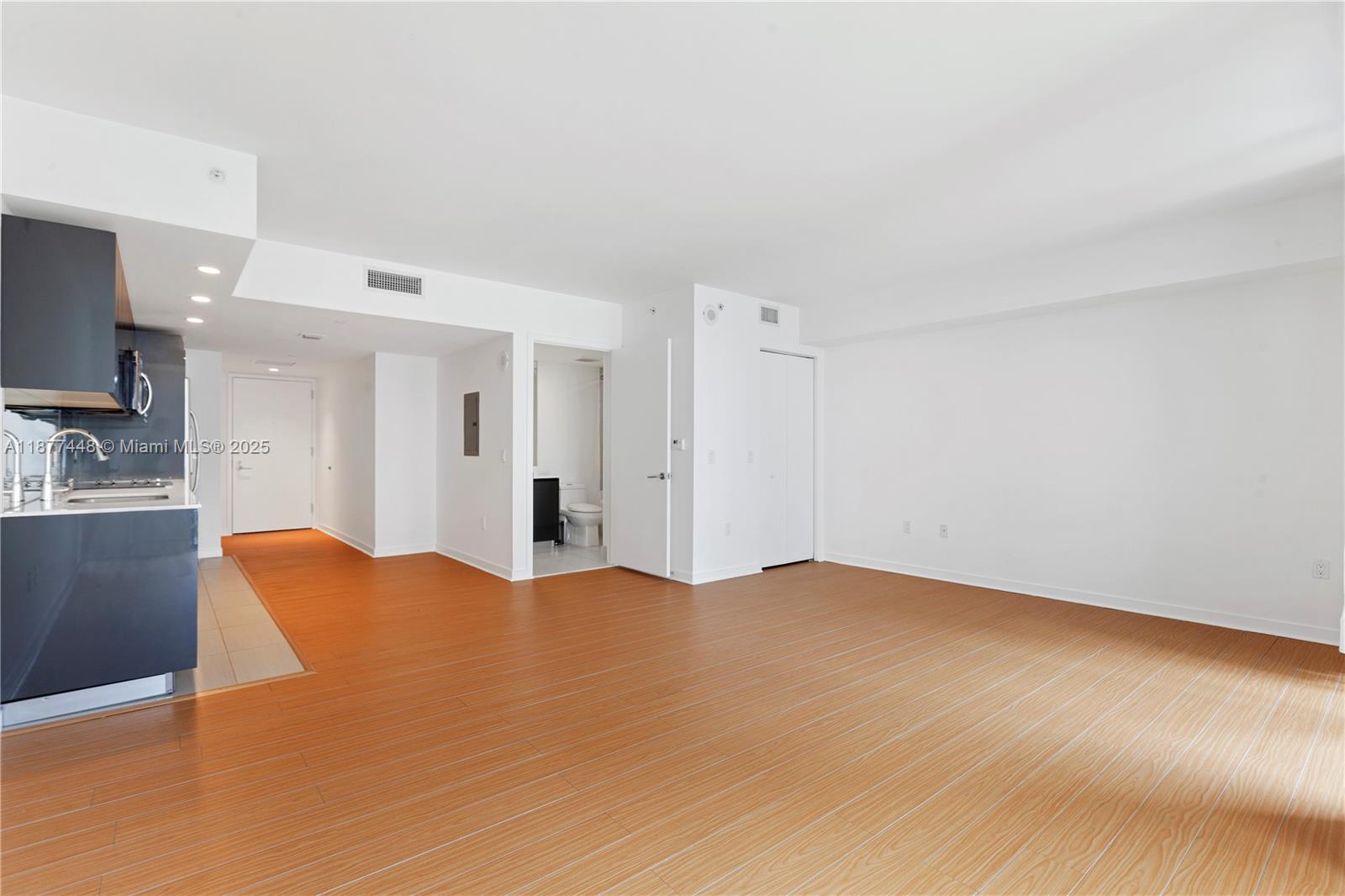 31 SE 6th St #705, Miami FL 33131