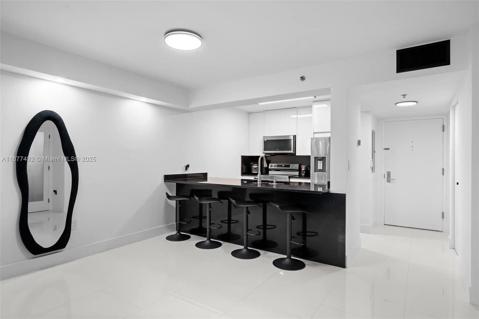 1200 Brickell Bay Dr #2812, Miami FL 33131