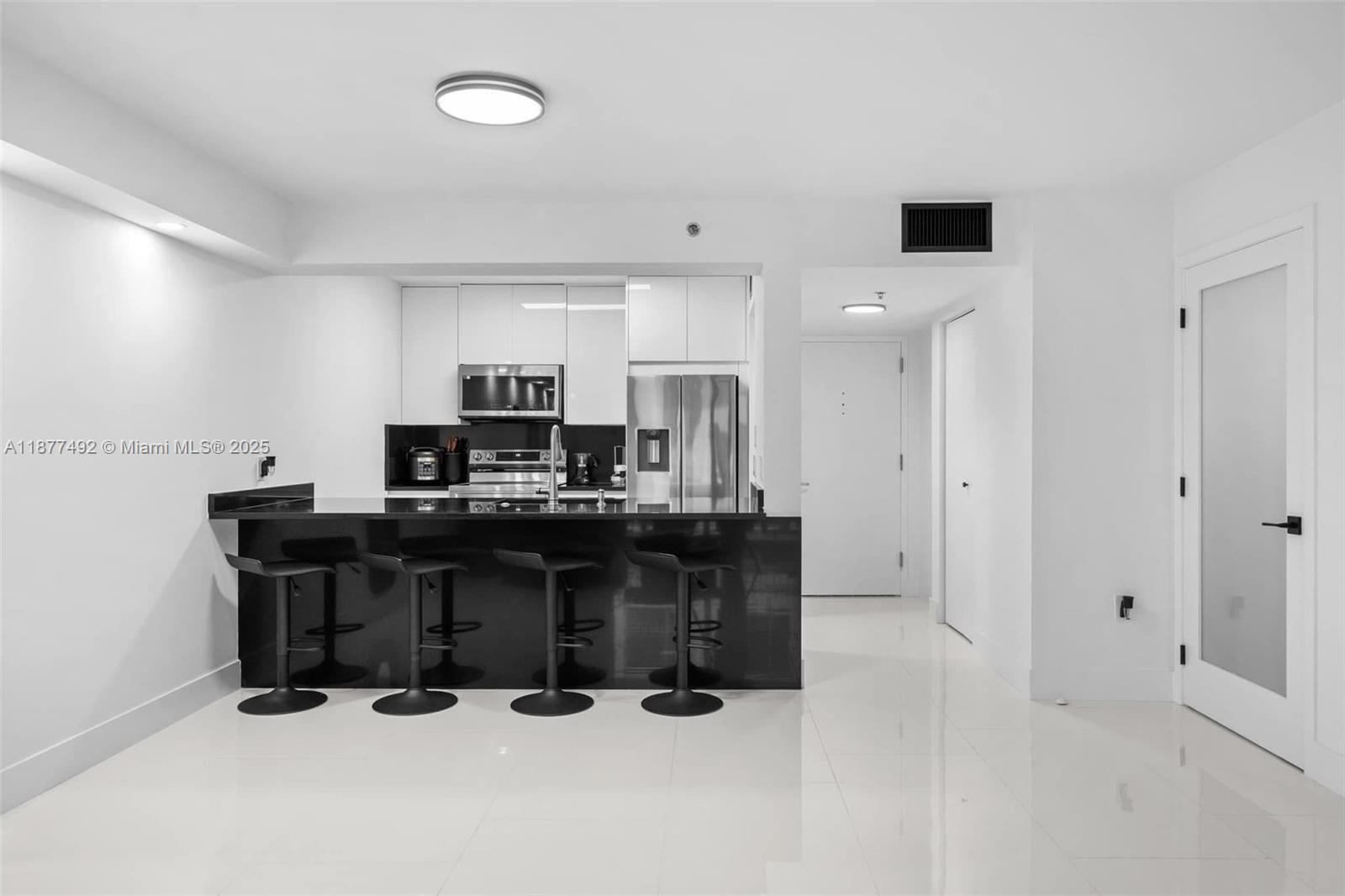 1200 Brickell Bay Dr #2812, Miami FL 33131