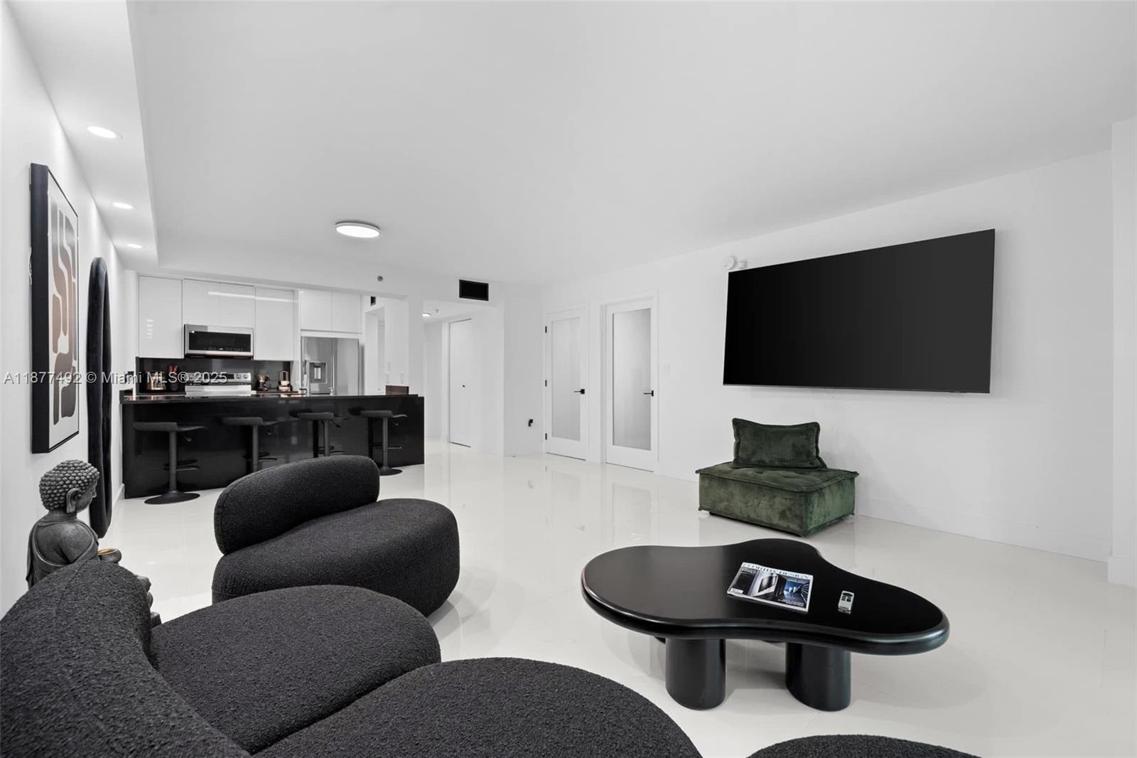 1200 Brickell Bay Dr #2812, Miami FL 33131