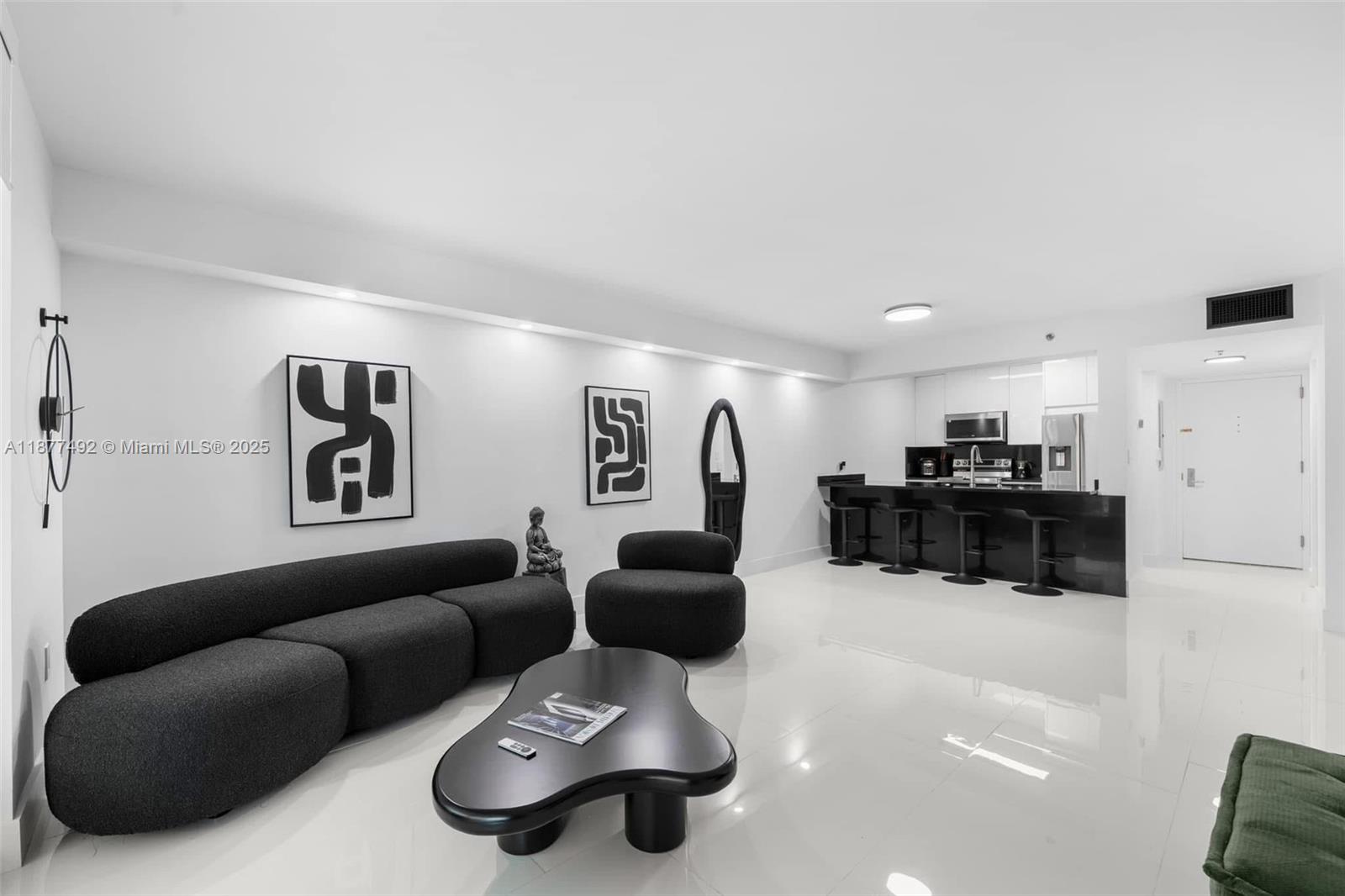 1200 Brickell Bay Dr #2812, Miami FL 33131