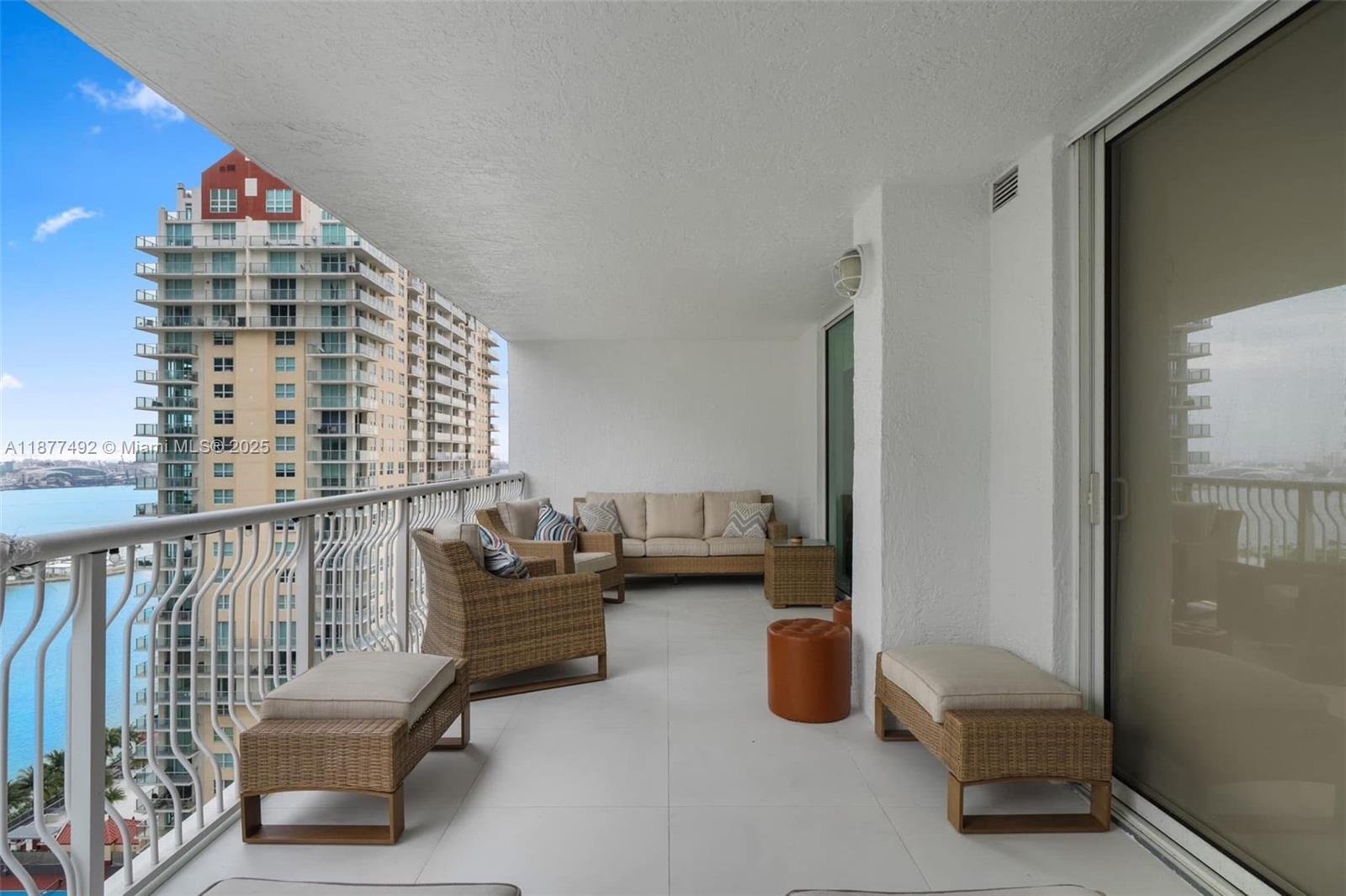 1200 Brickell Bay Dr #2812, Miami FL 33131