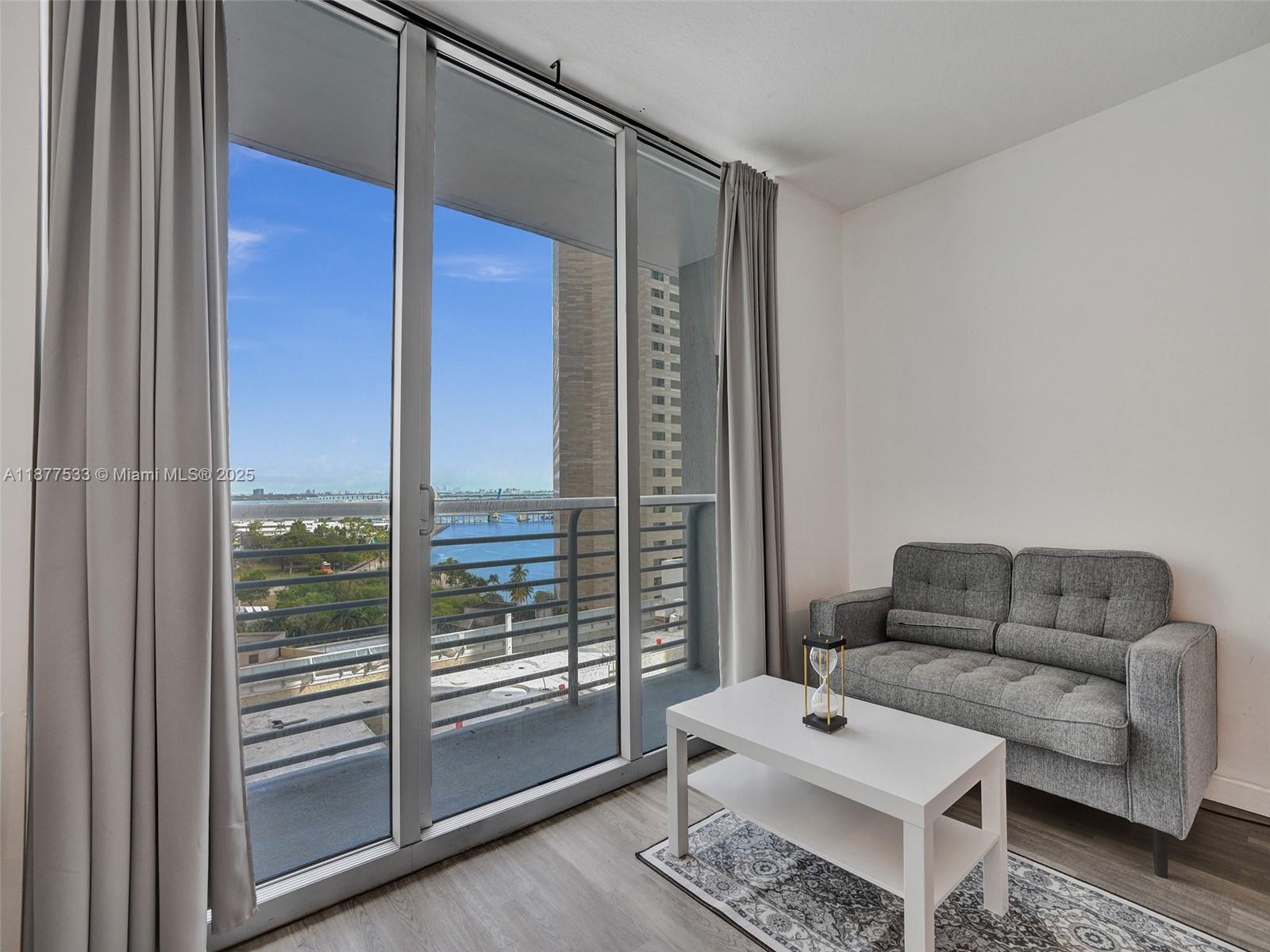 325 S Biscayne Blvd #1520, Miami FL 33131