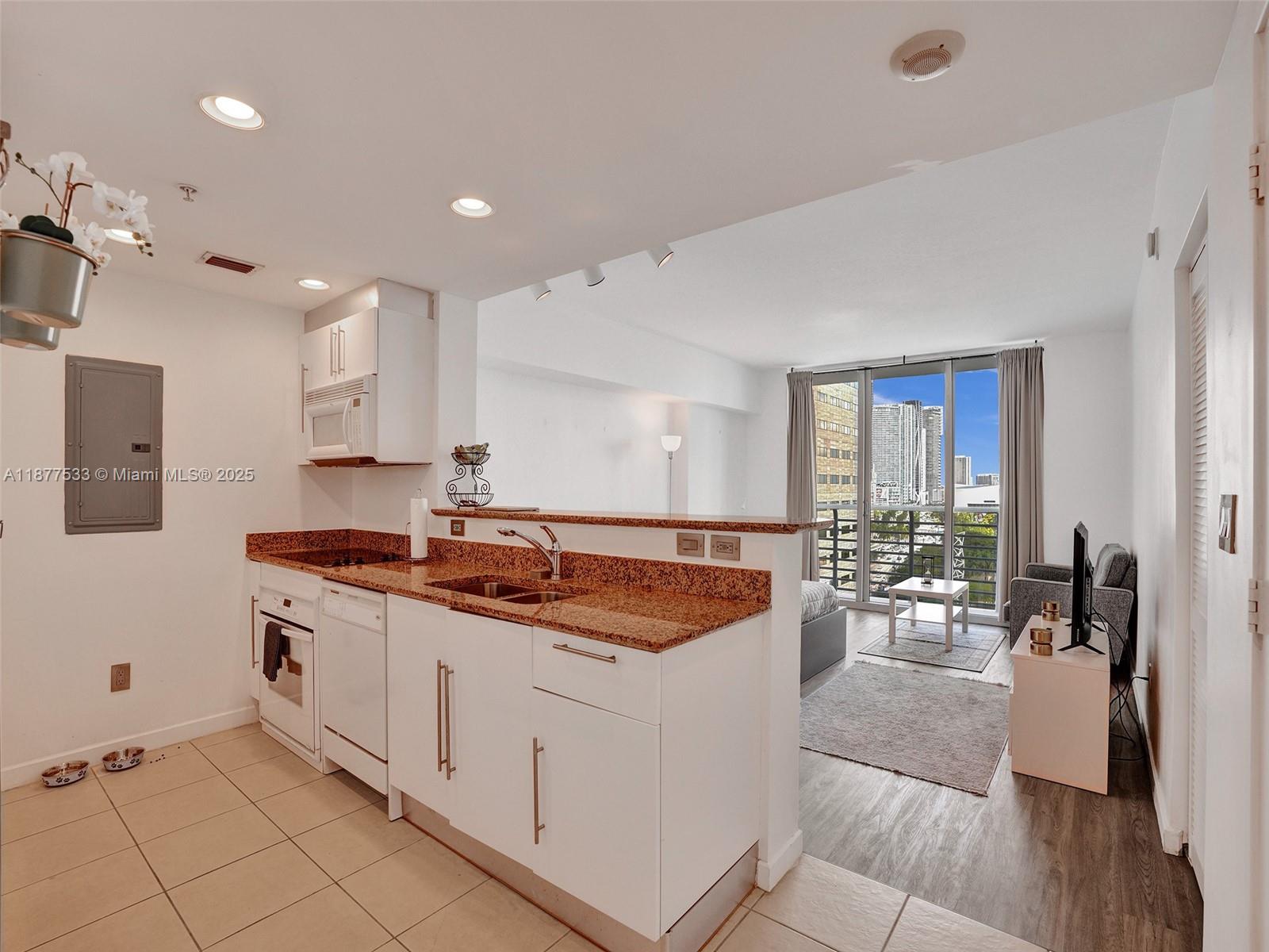 325 S Biscayne Blvd #1520, Miami FL 33131