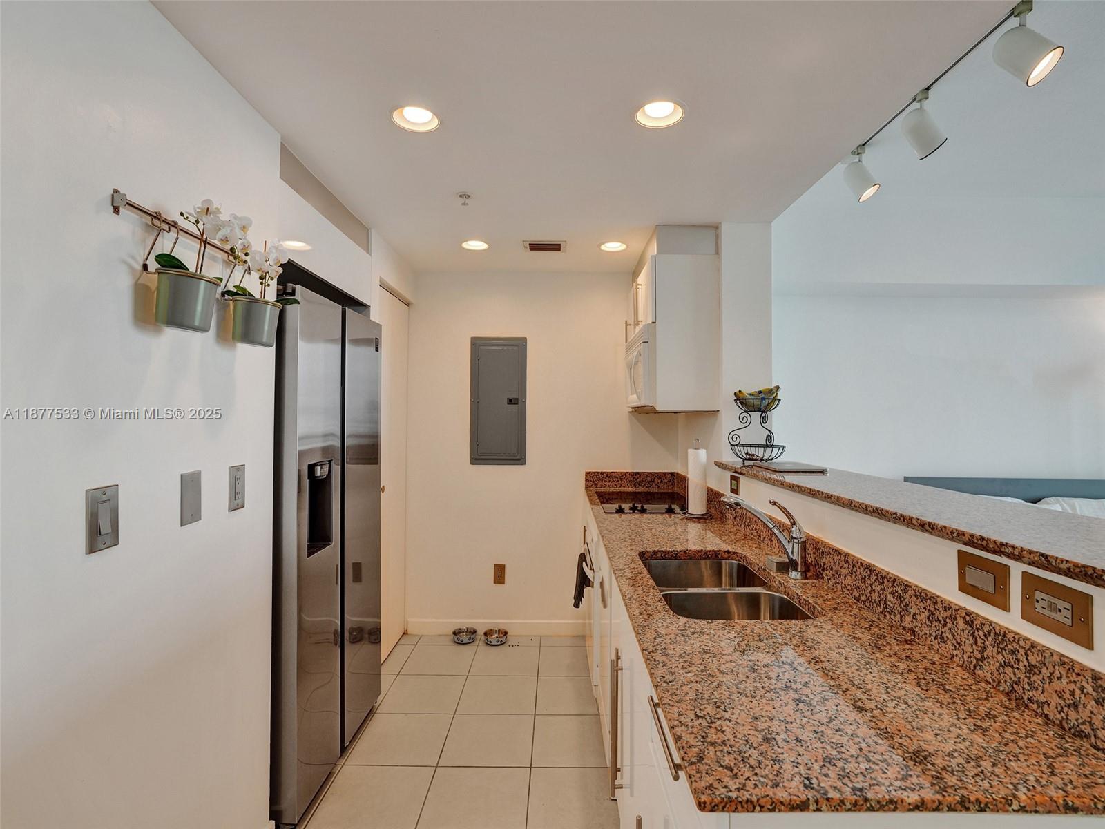 325 S Biscayne Blvd #1520, Miami FL 33131