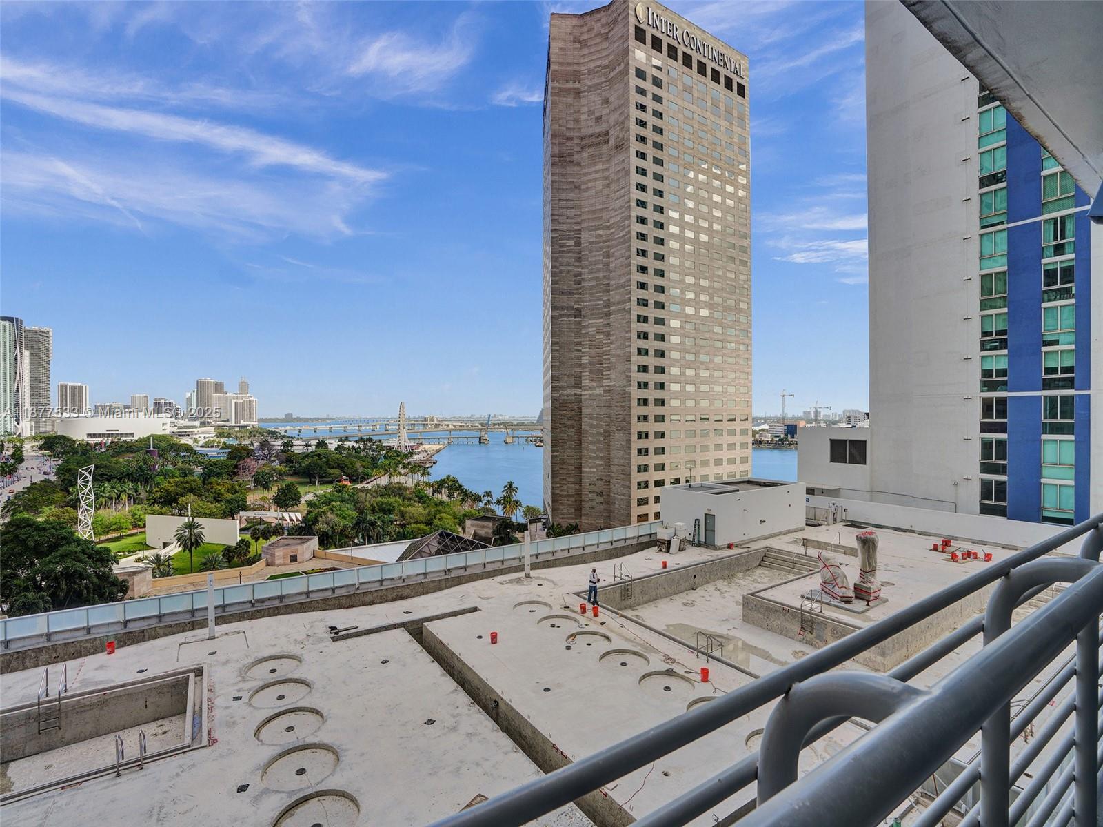 325 S Biscayne Blvd #1520, Miami FL 33131