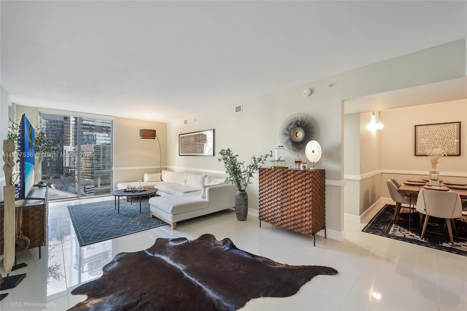 31 SE 6th St #2207, Miami FL 33131