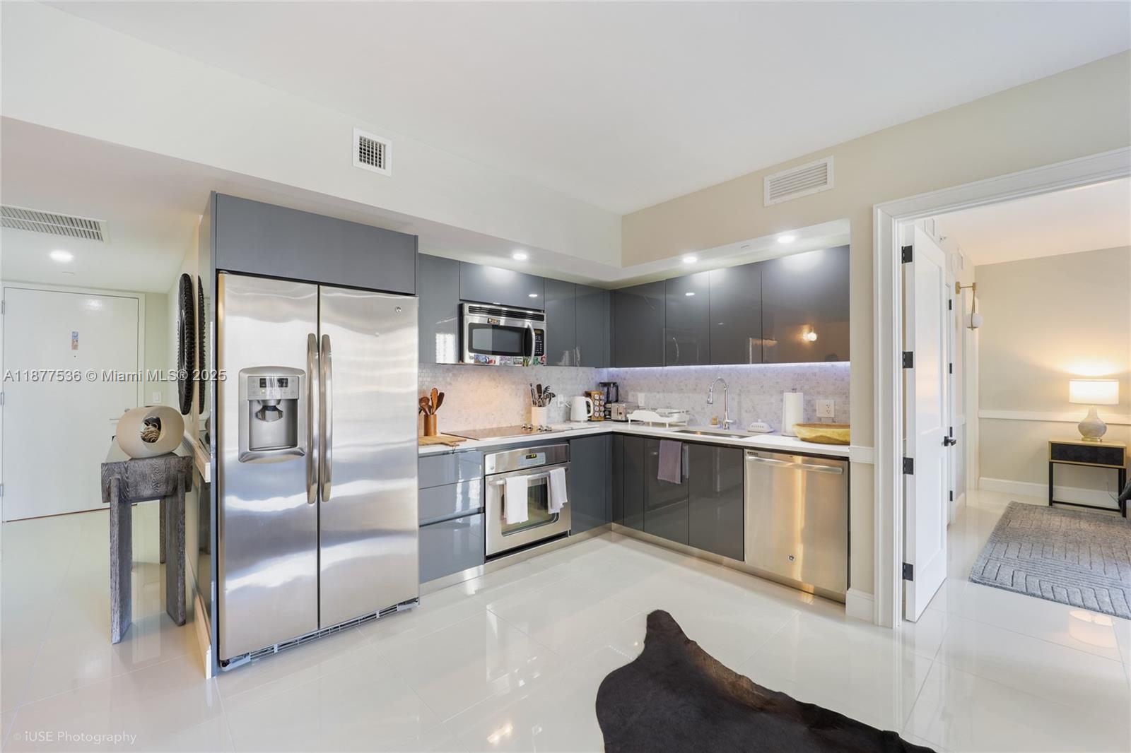 31 SE 6th St #2207, Miami FL 33131
