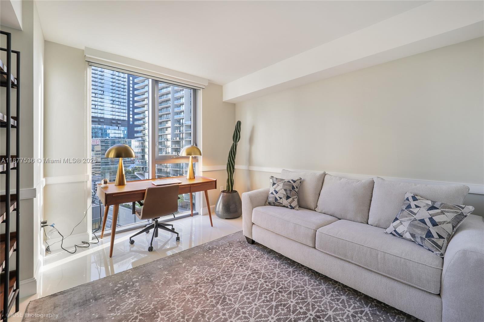 31 SE 6th St #2207, Miami FL 33131