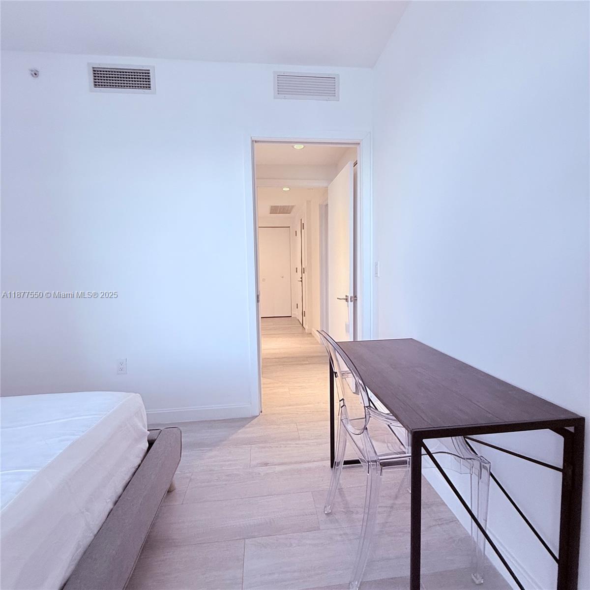 55 SW 9th St #3903, Miami FL 33130