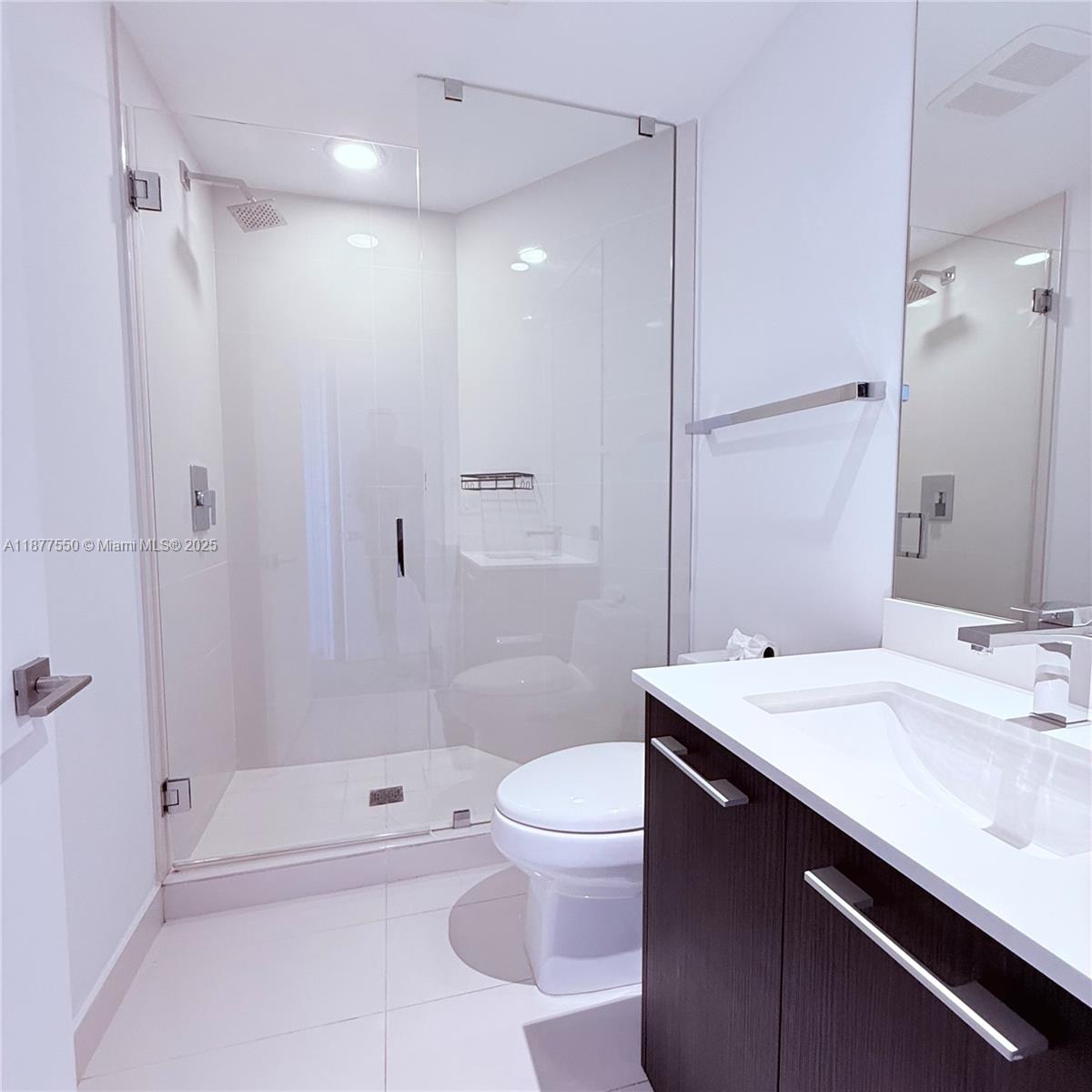 55 SW 9th St #3903, Miami FL 33130