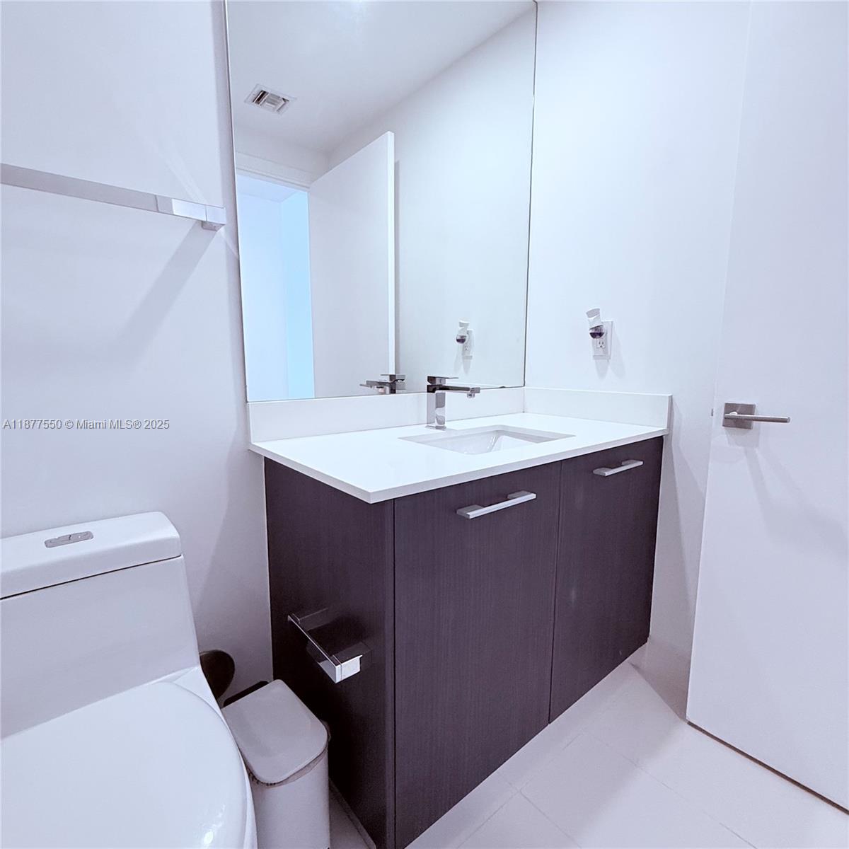 55 SW 9th St #3903, Miami FL 33130