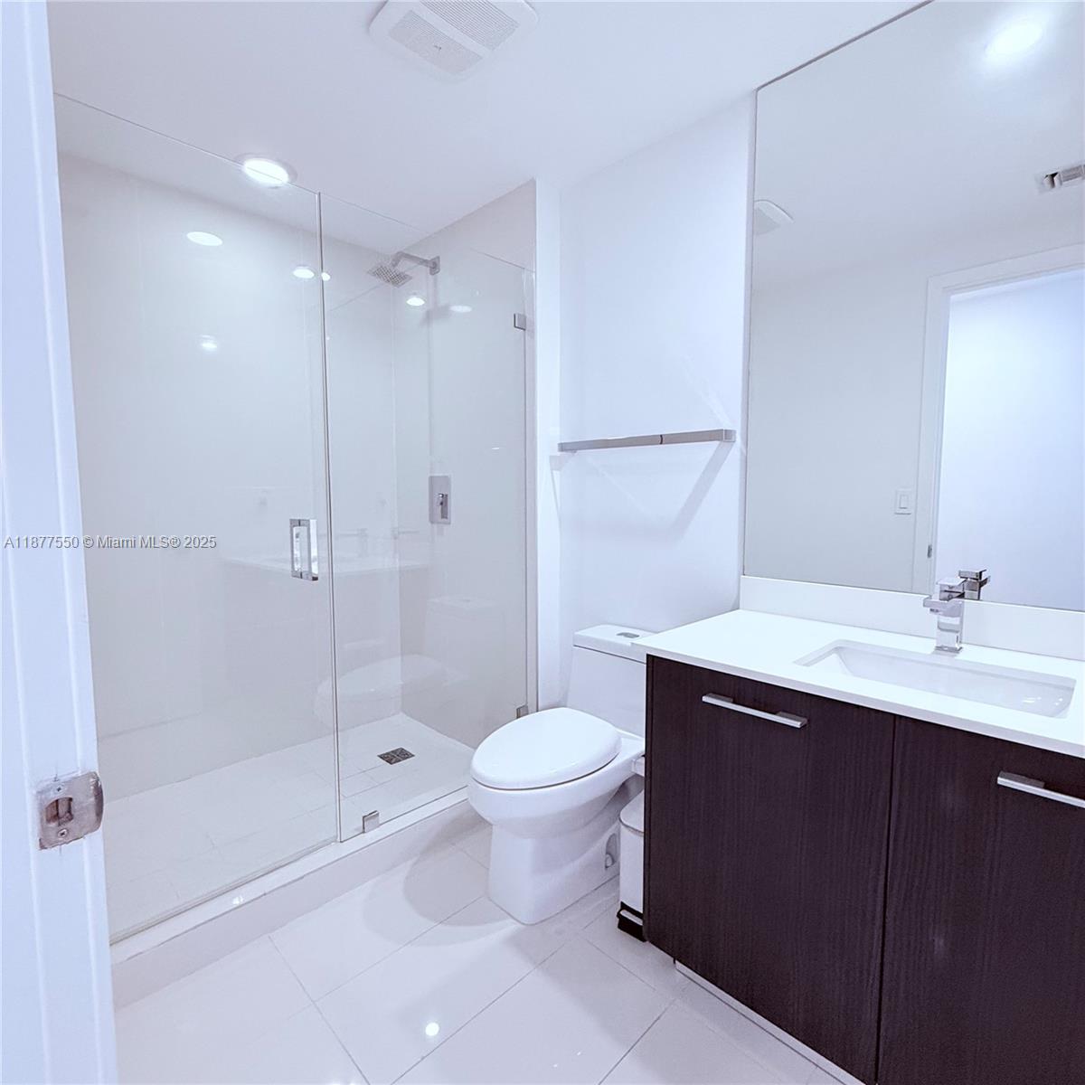 55 SW 9th St #3903, Miami FL 33130