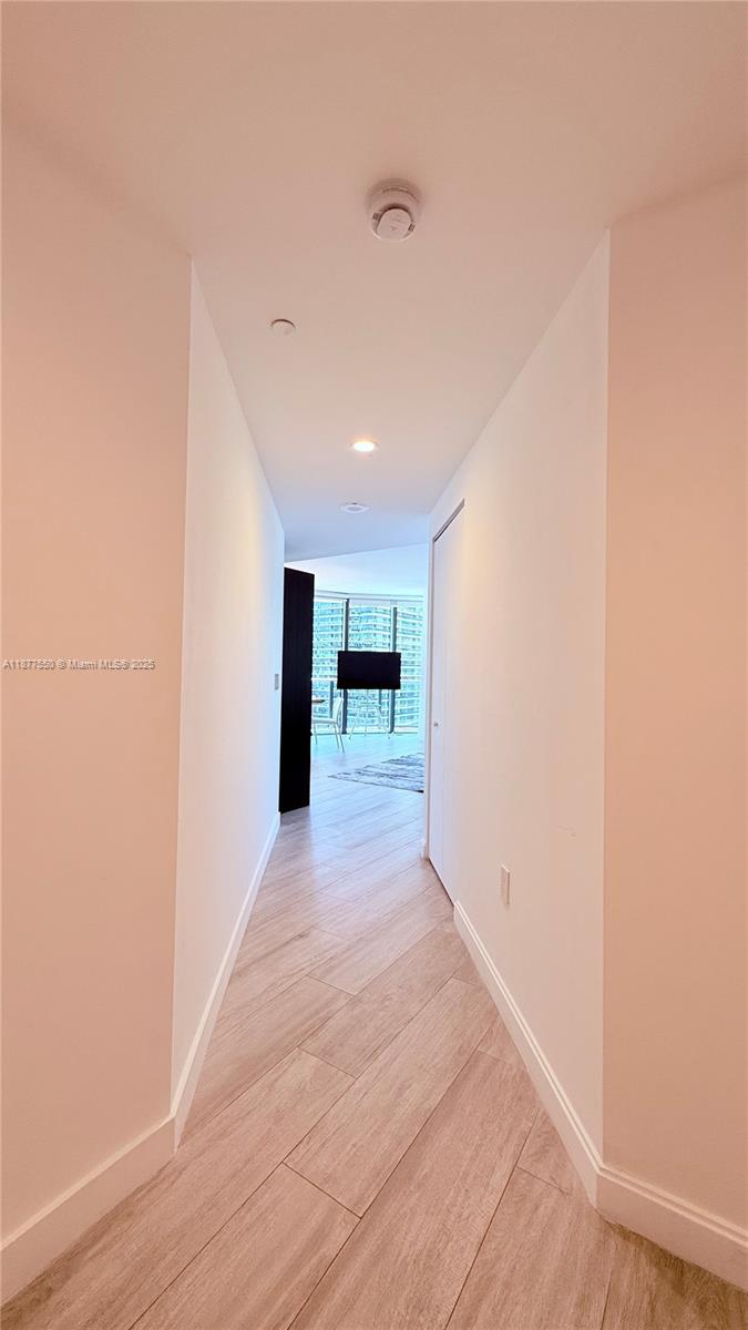 55 SW 9th St #3903, Miami FL 33130