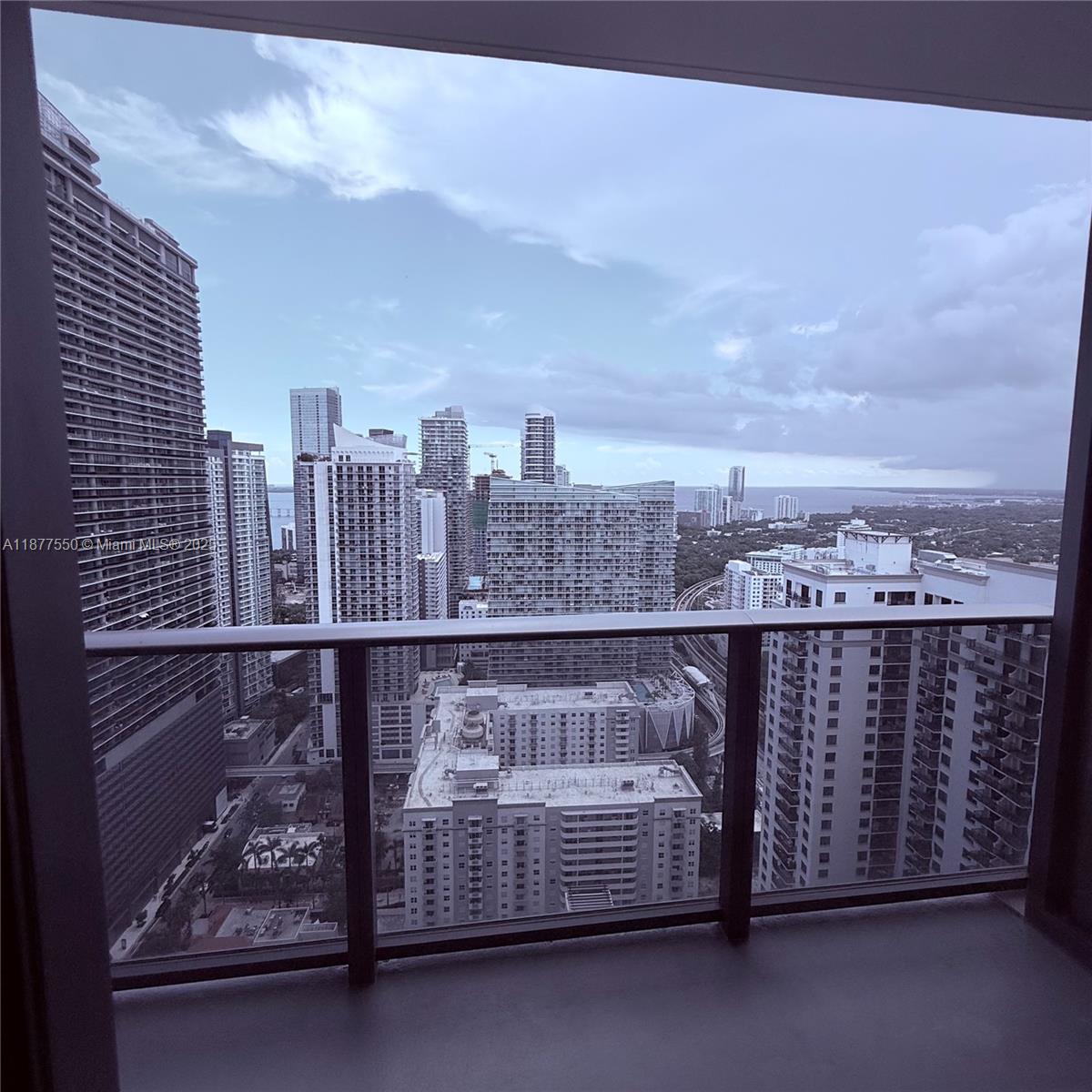 55 SW 9th St #3903, Miami FL 33130