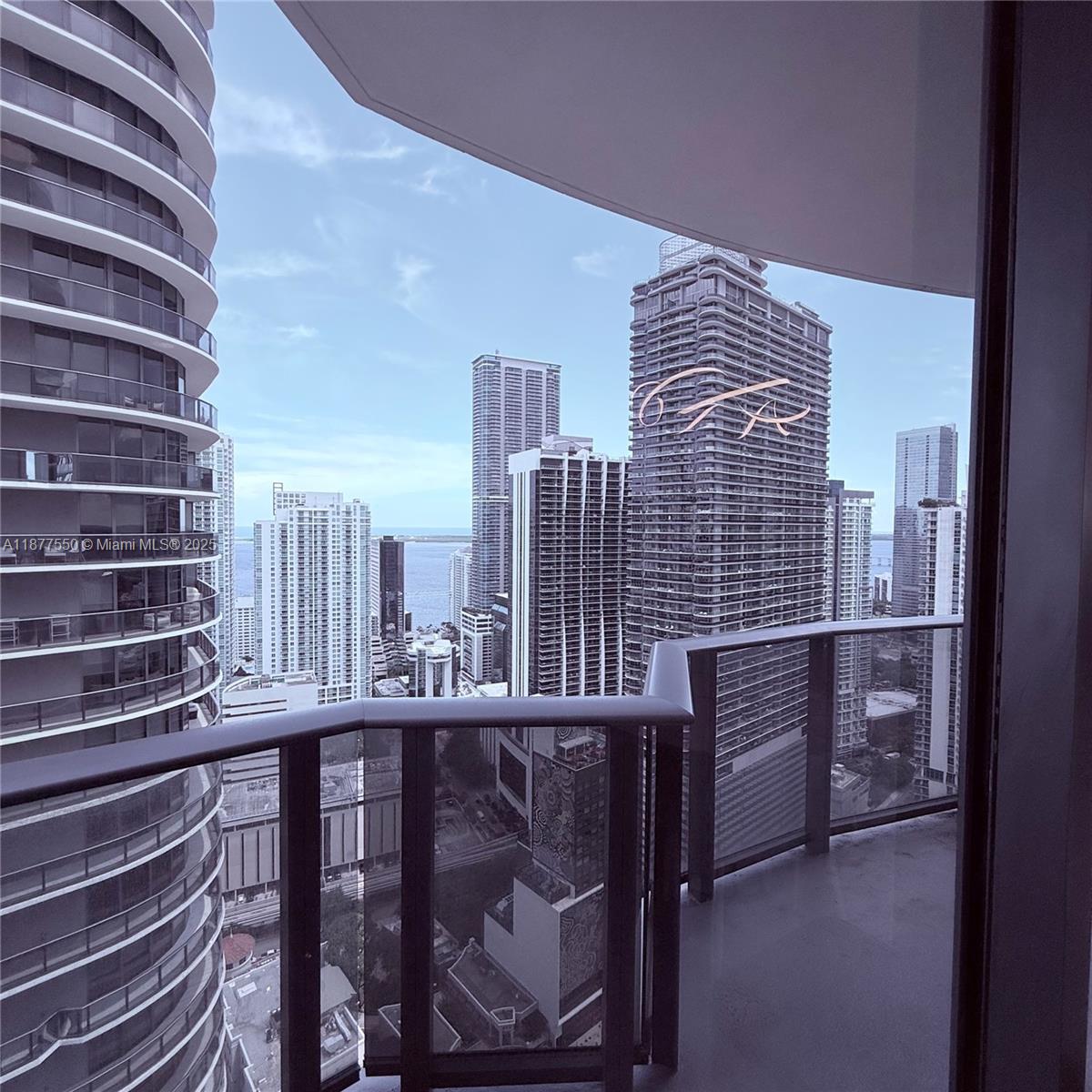 55 SW 9th St #3903, Miami FL 33130