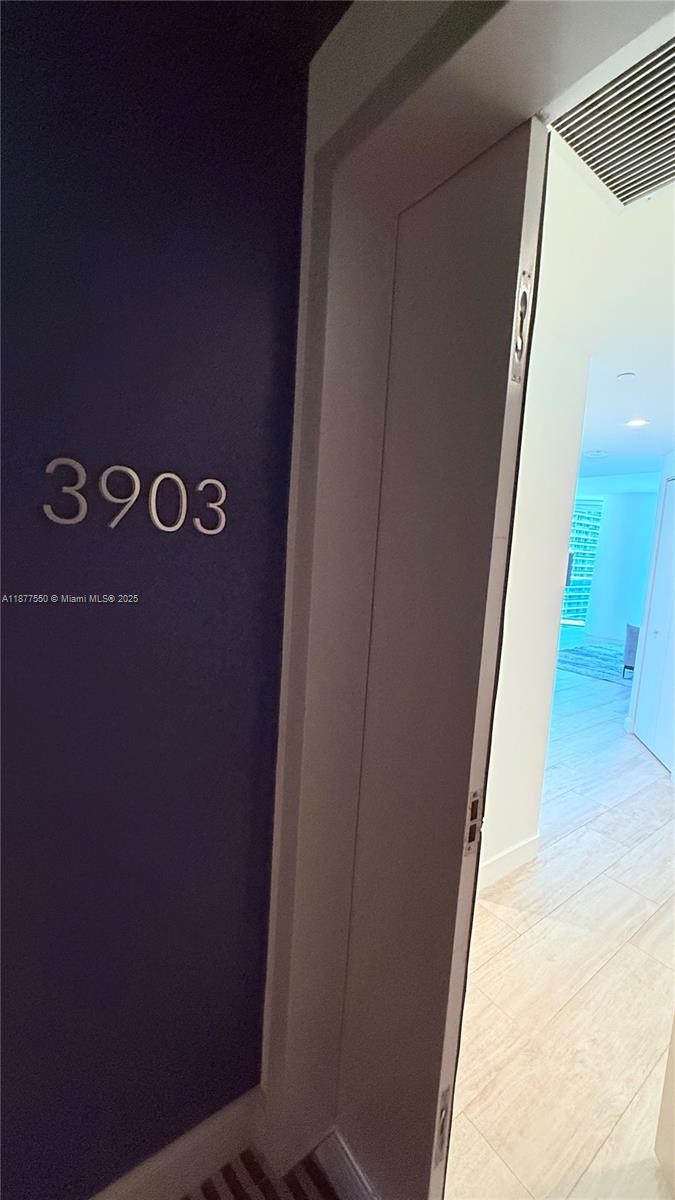 55 SW 9th St #3903, Miami FL 33130