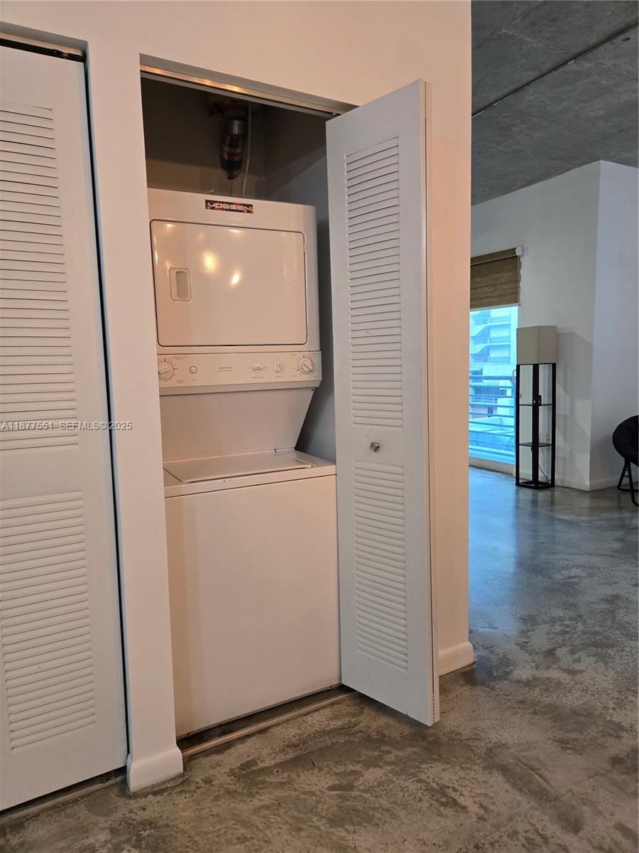 234 NE 3rd St #1104, Miami FL 33132