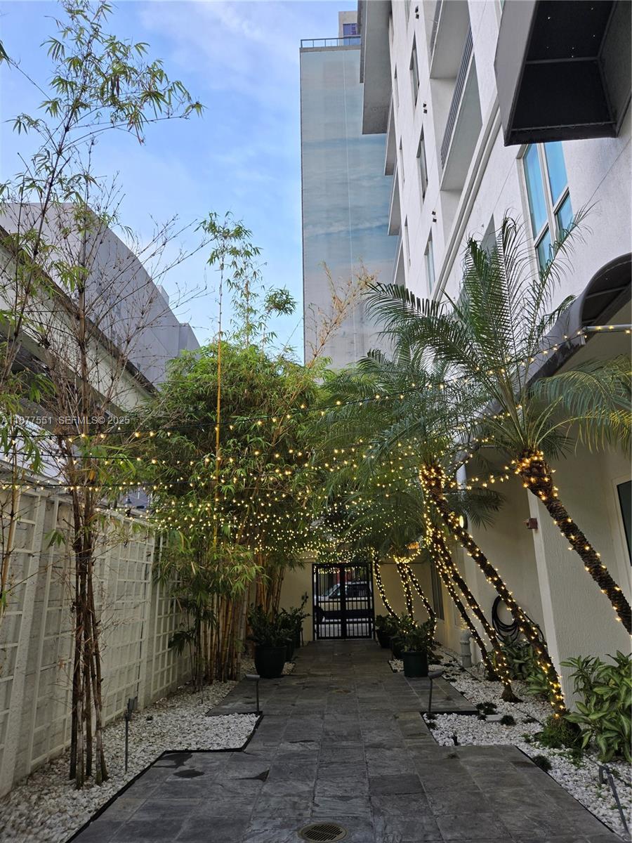 234 NE 3rd St #1104, Miami FL 33132
