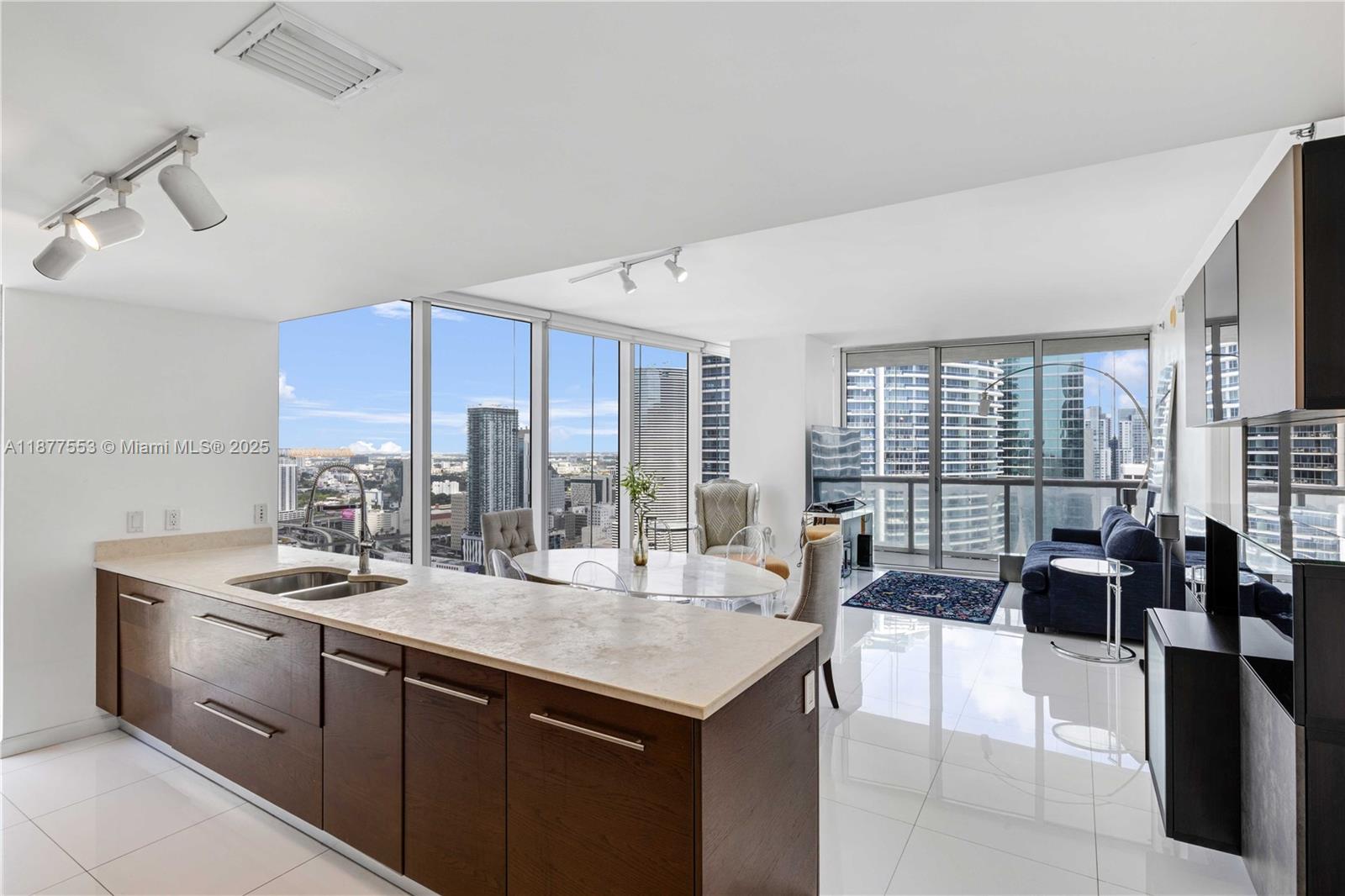 475 Brickell Ave #4015, Miami FL 33131