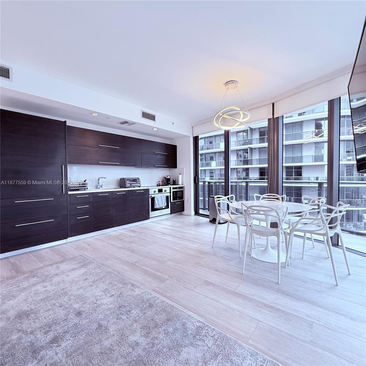 55 SW 9th St #4003, Miami FL 33130