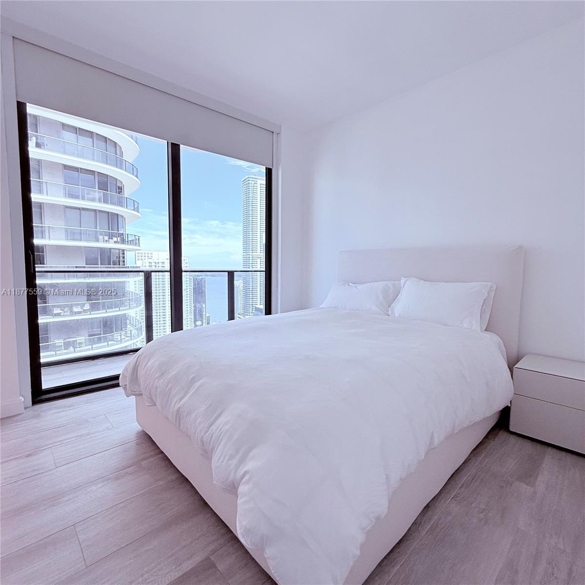 55 SW 9th St #4003, Miami FL 33130