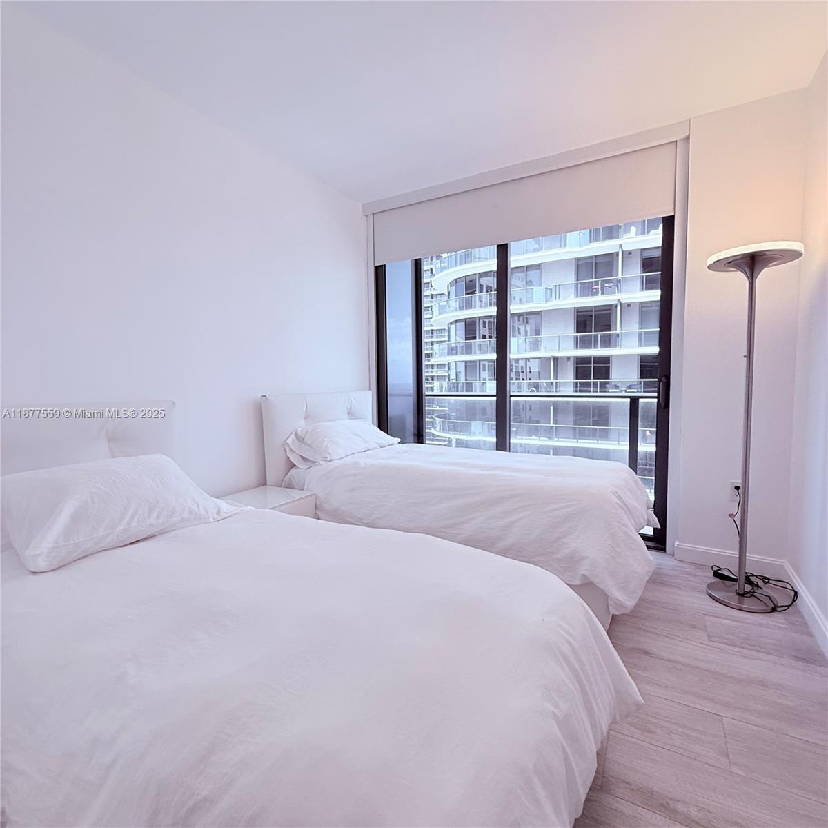 55 SW 9th St #4003, Miami FL 33130